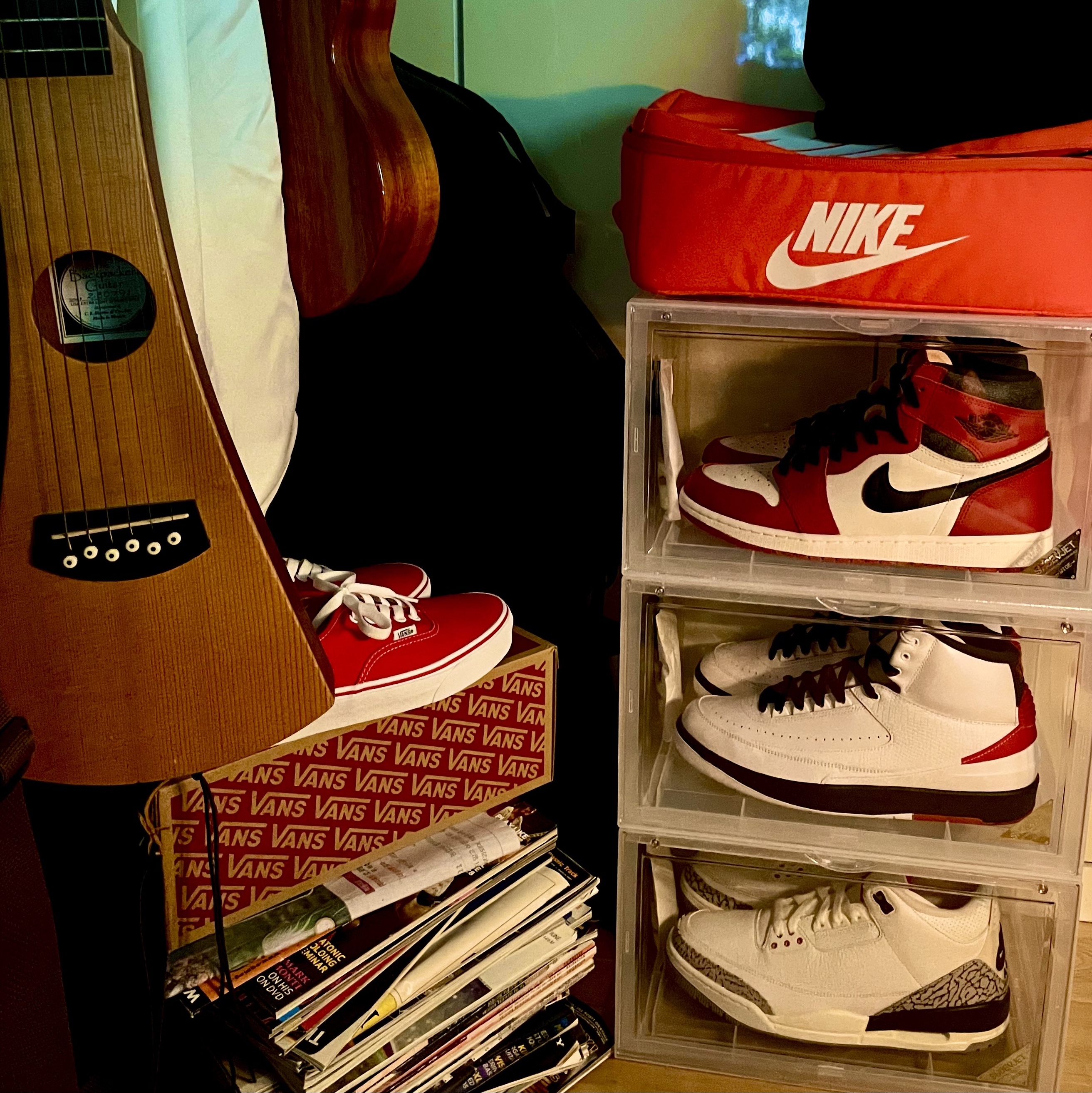 Vans Authentic Red, Jordan 1 Retro High OG Chicago 2022 착용 스타일