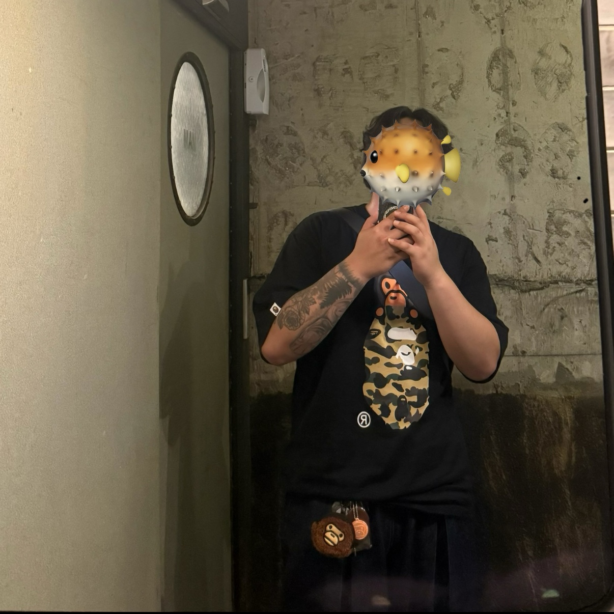BAPE 1st Camo Milo on Ape Head T-Shirt Black Yellow 착용 스타일