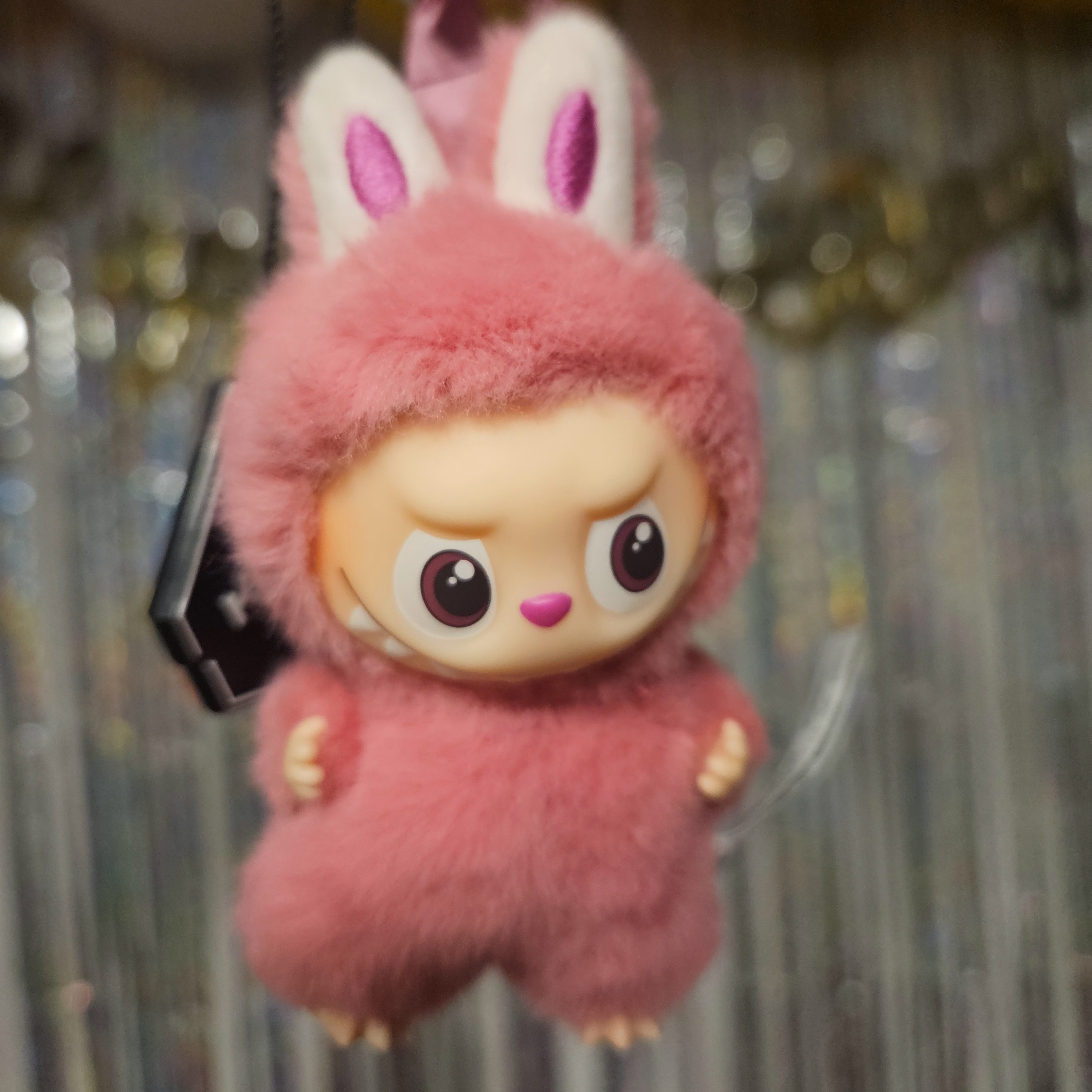 Pop Mart Labubu The Monsters Pin For Love Series Vinyl Plush Pendant (N-Z) Q (Opened Case) 착용 스타일 - 2