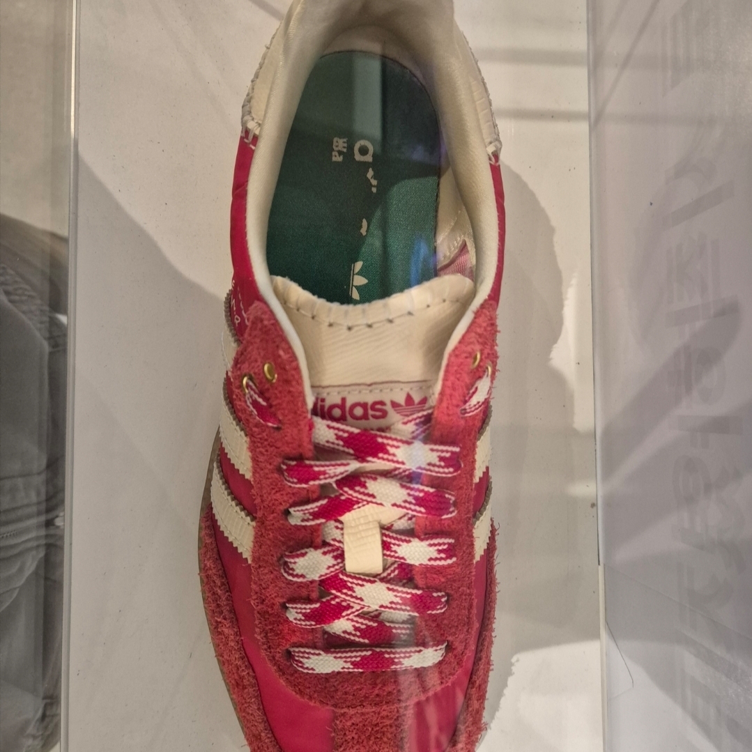 Adidas x Wales Bonner Samba Collegiate Orange 착용 스타일 - 2