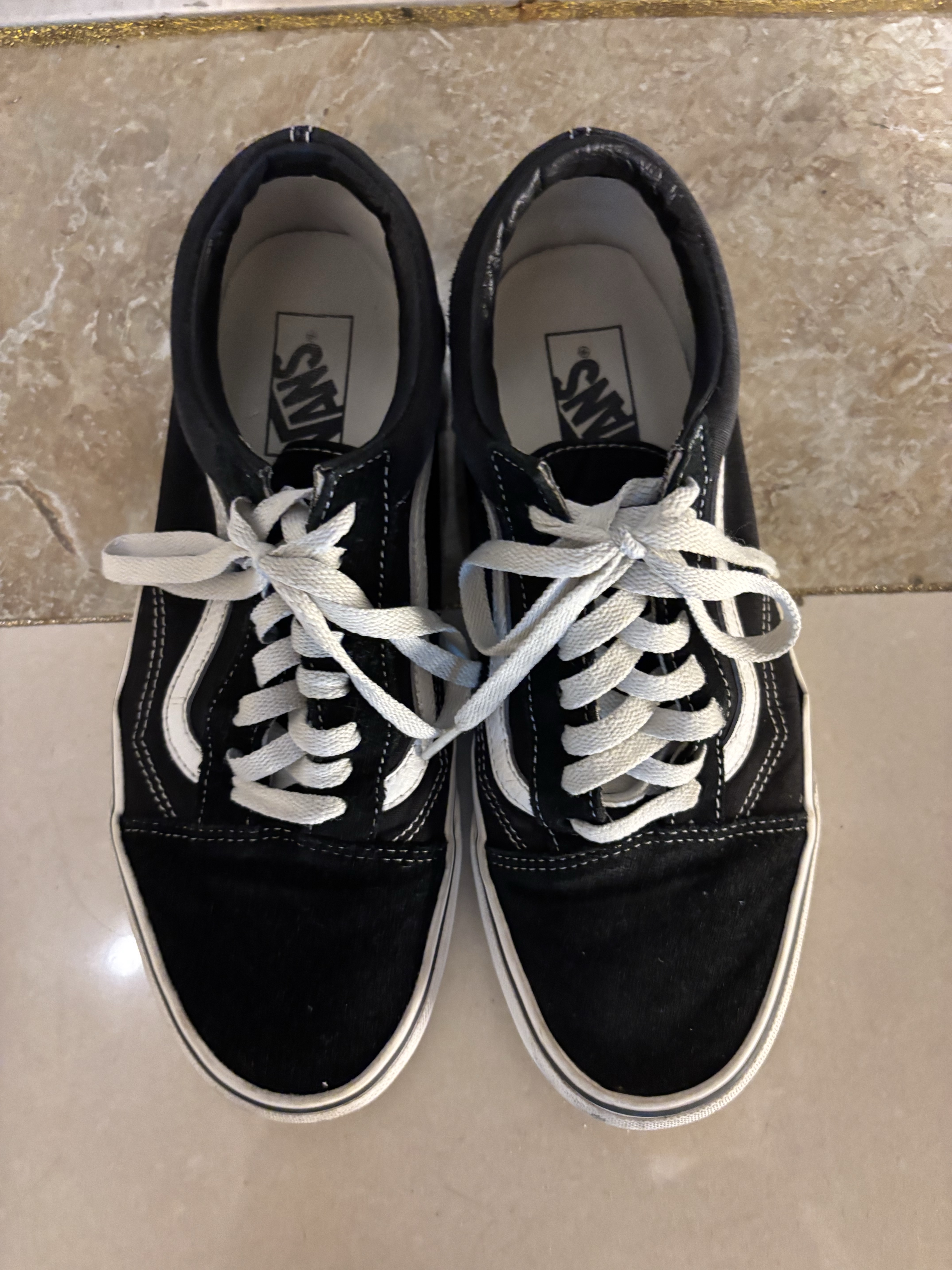 Vans ComfyCush Old Skool Black True white 착용 스타일
