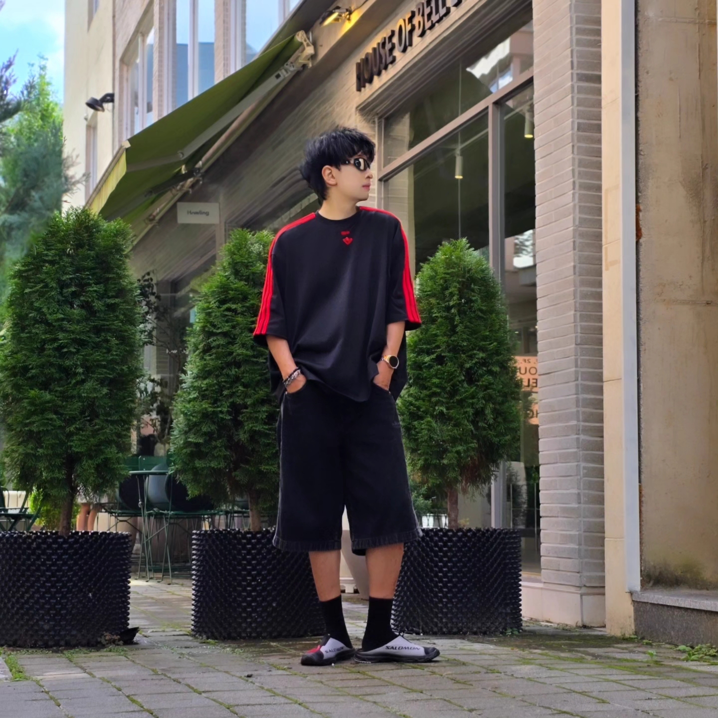 Adidas x Willy Chavarria Chavarria Signature T-Shirt Black - KR Sizing, Adidas Adicolor Denim Firebird Shorts True Black Denim - KR Sizing 착용 스타일 - 2
