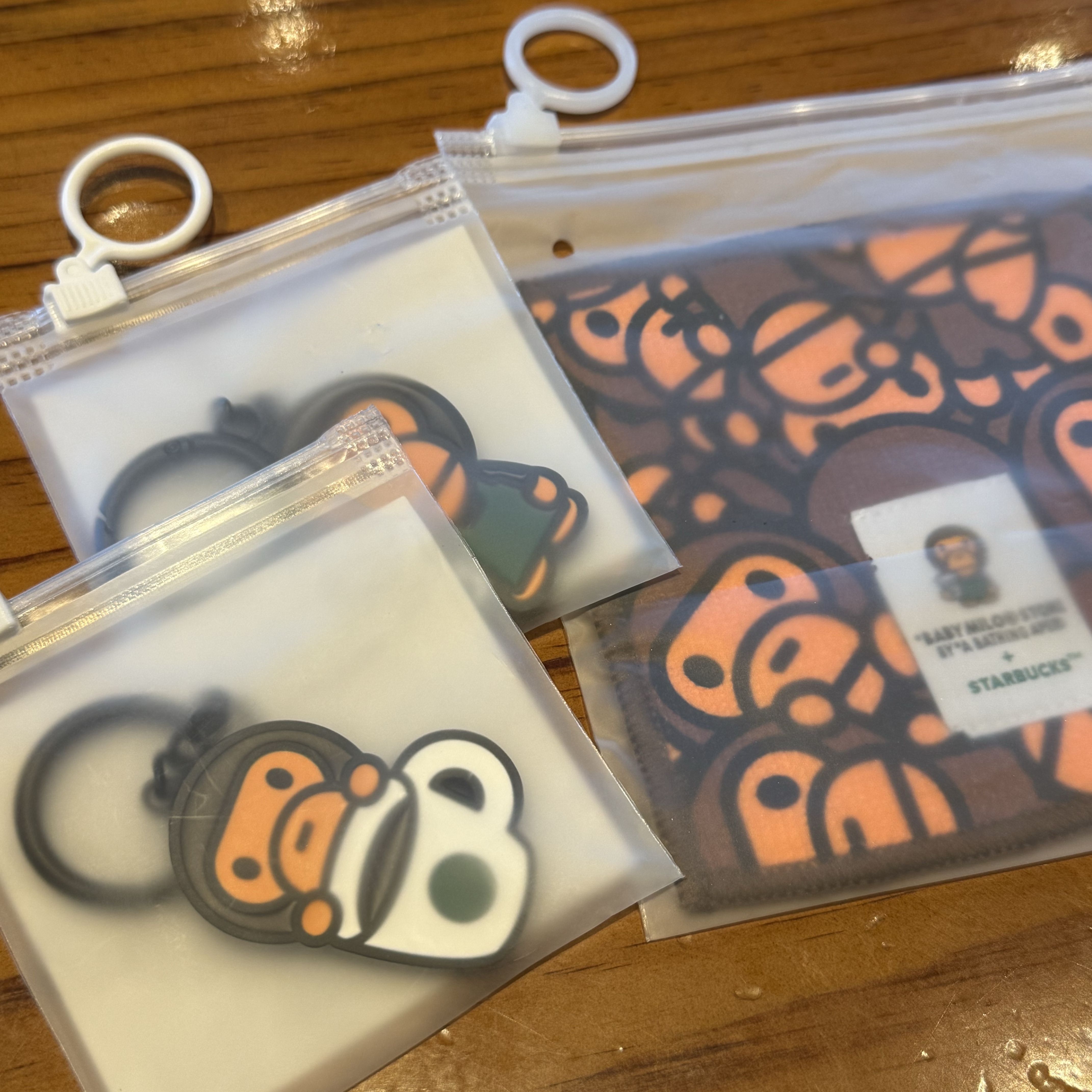 Starbucks x BAPE Baby Milo Keychain, Starbucks x BAPE Baby Milo Keychain 착용 스타일