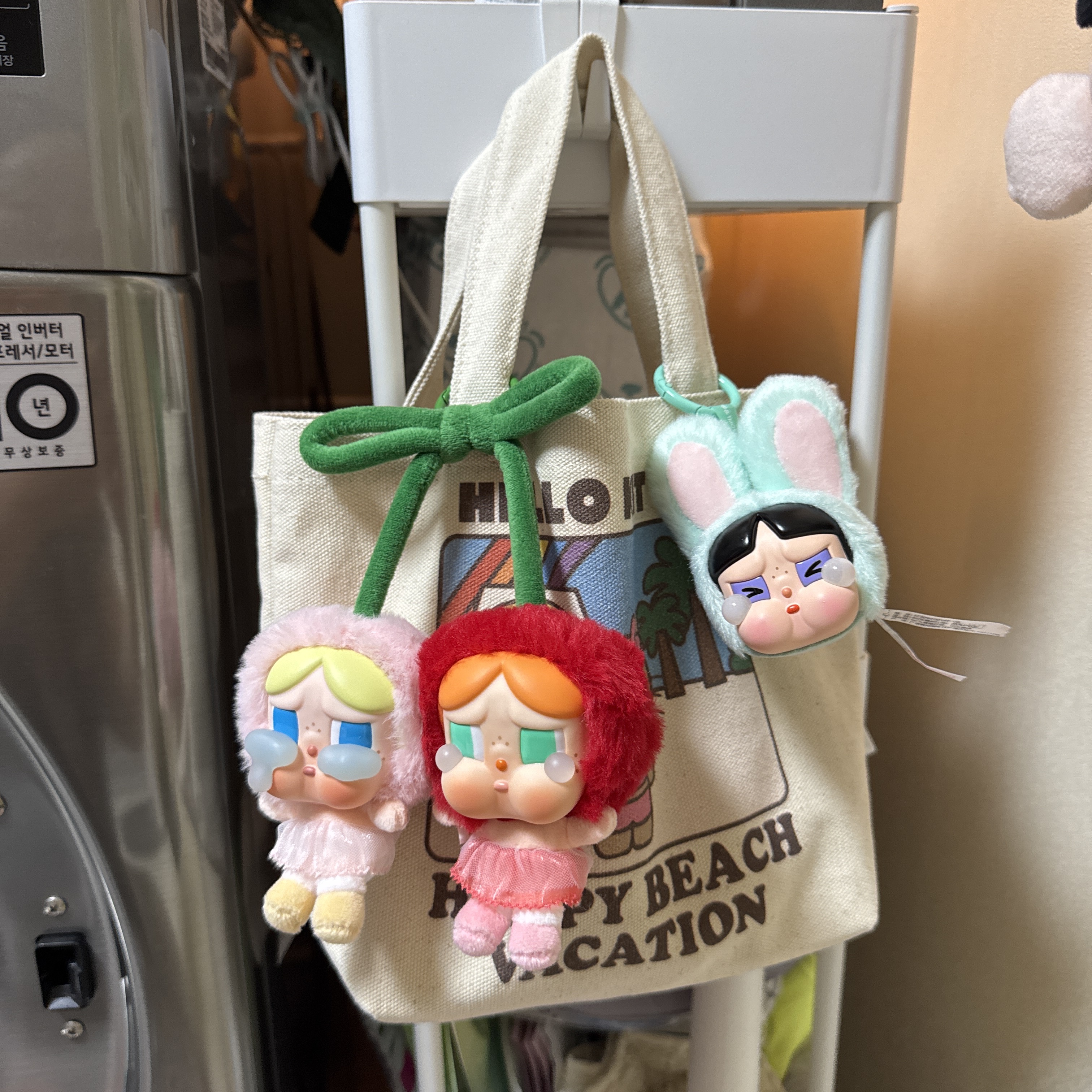 Pop Mart Crybaby Crying For Love Series Vinyl Plush, Pop Mart Crybaby x Powerpuff Girls Series Keyring Bunny Buttercup (Opened Case) 착용 스타일