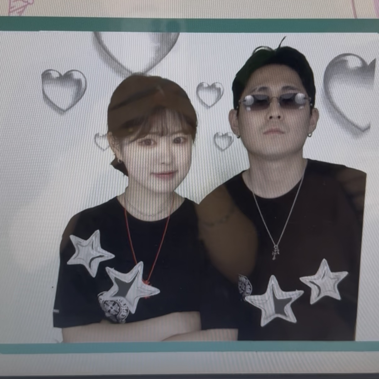 Chrome Hearts Pills III Matte Black Plastic, Chrome Hearts Horseshoe Logo Pocket T-Shirt Black 착용 스타일 - 2