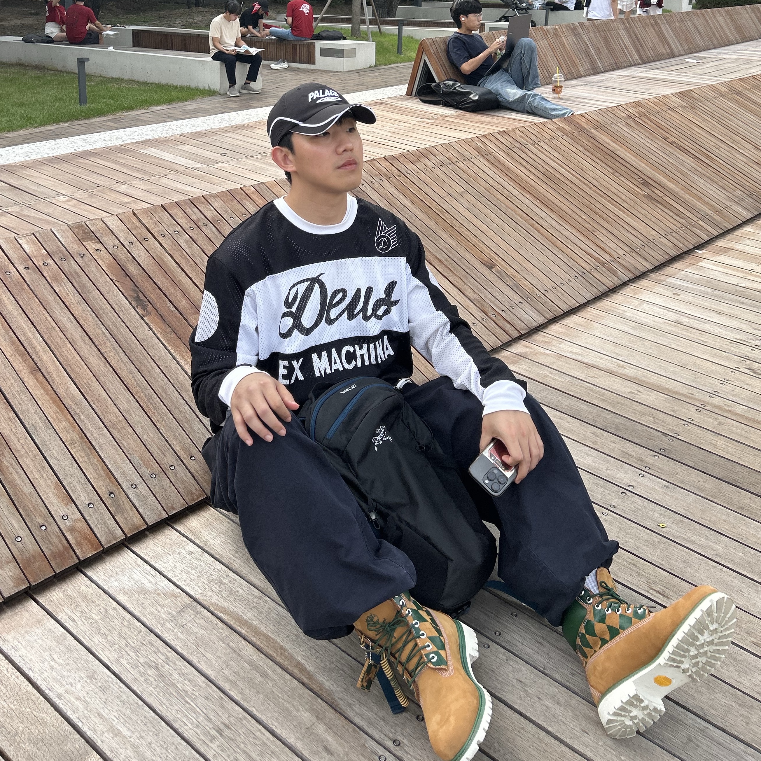 Palace x Umbro Cap Black - 24SS, Kasina x Timberland 6 In Premium Vibram Gtx Wheat - Wide 착용 스타일 - 2