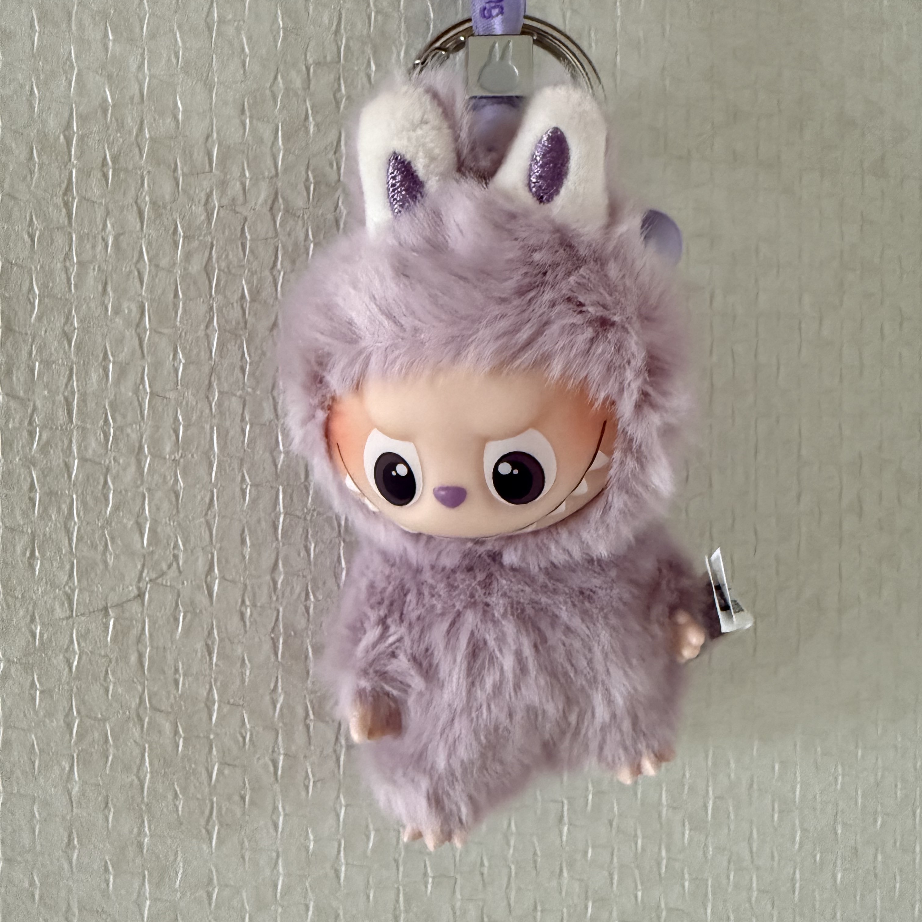 Pop Mart Labubu The Monsters Pin For Love Series Vinyl Plush Pendant (A-M) M (Opened Case) 착용 스타일