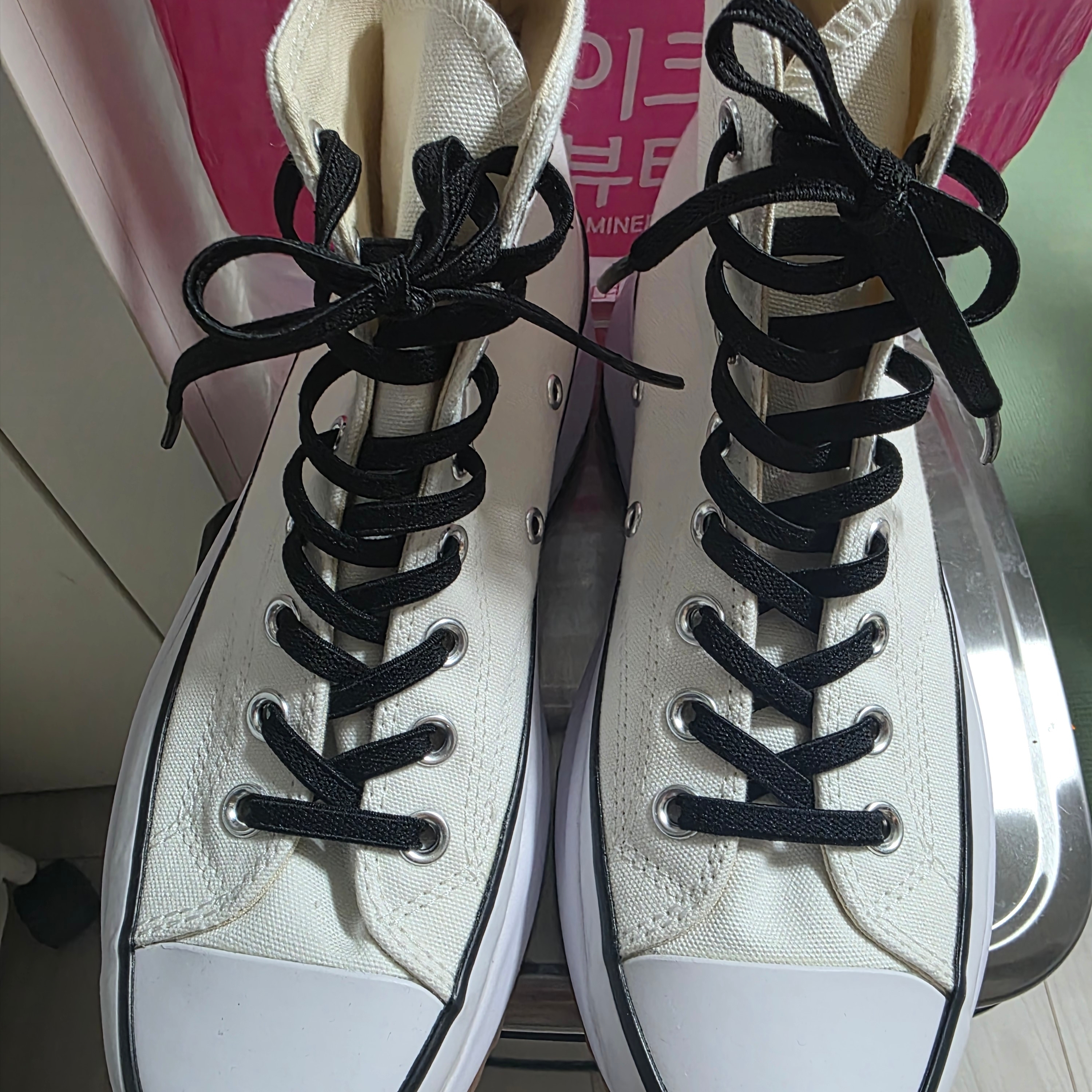 Converse Run Star Hike Hi White Black Gum 착용 스타일