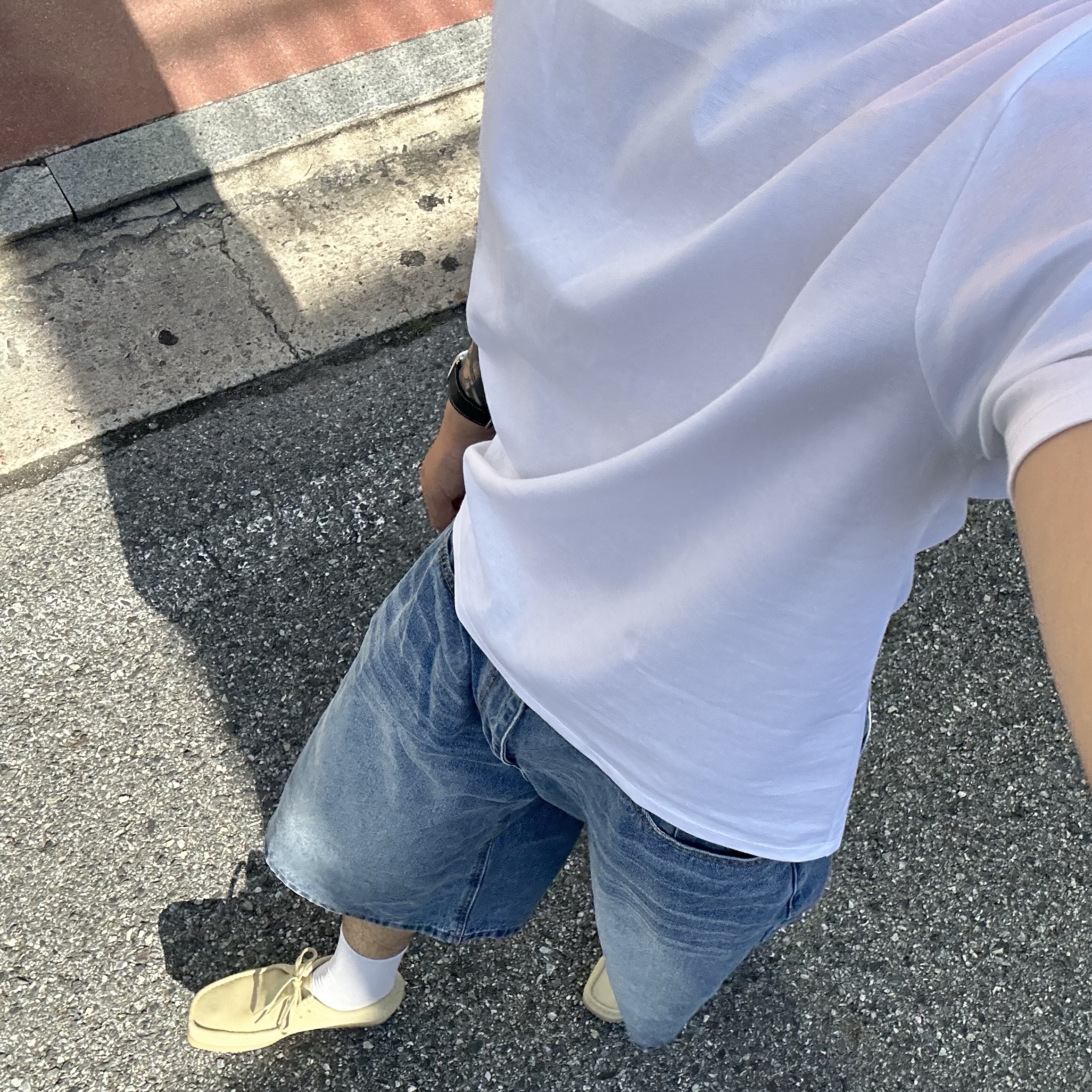 Clarks Wallabee Maple Suede 착용 스타일 - 1
