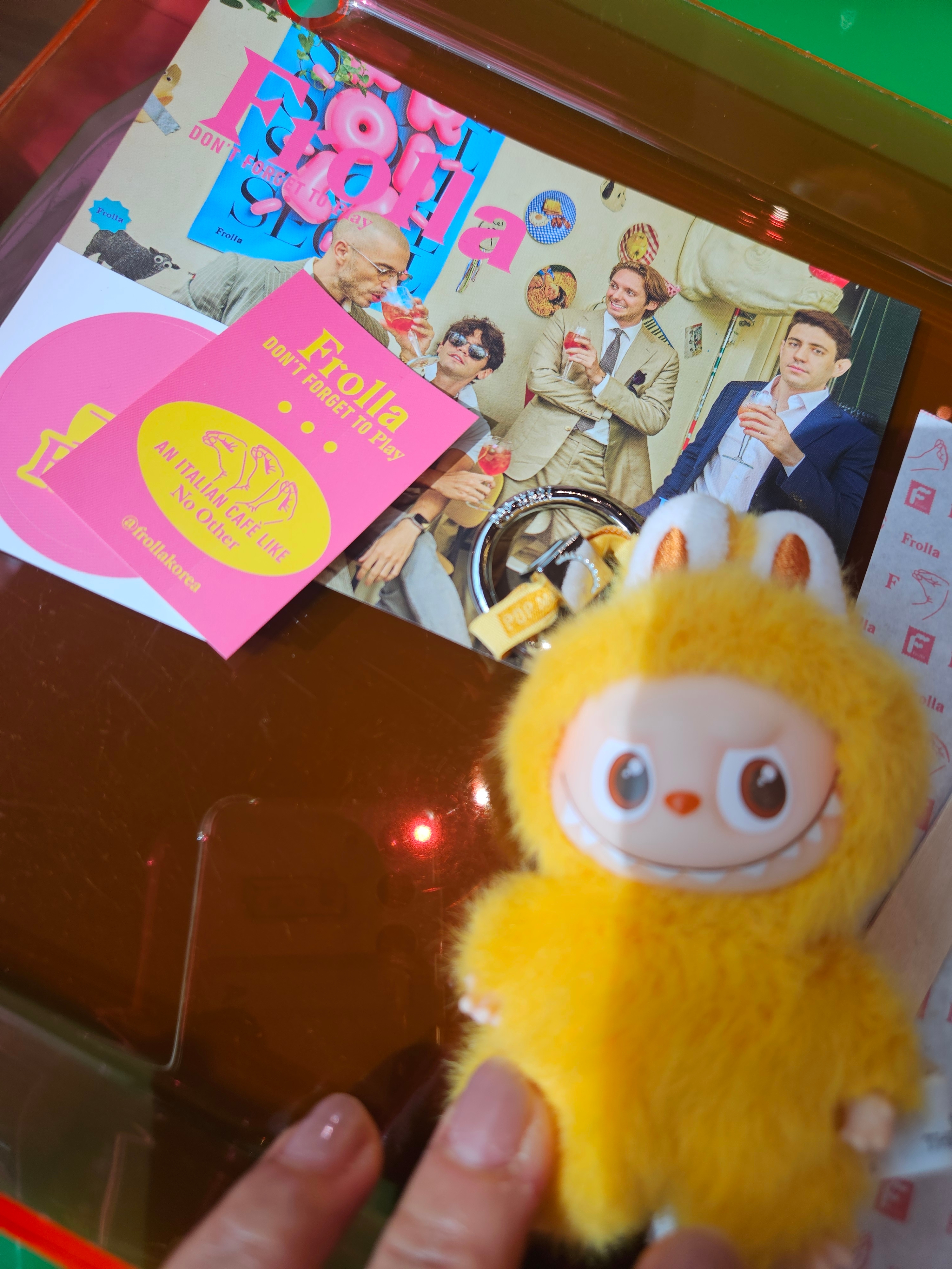 Pop Mart Labubu The Monsters Pin For Love Series Vinyl Plush Pendant (N-Z) Y (Opened Case) 착용 스타일 - 3