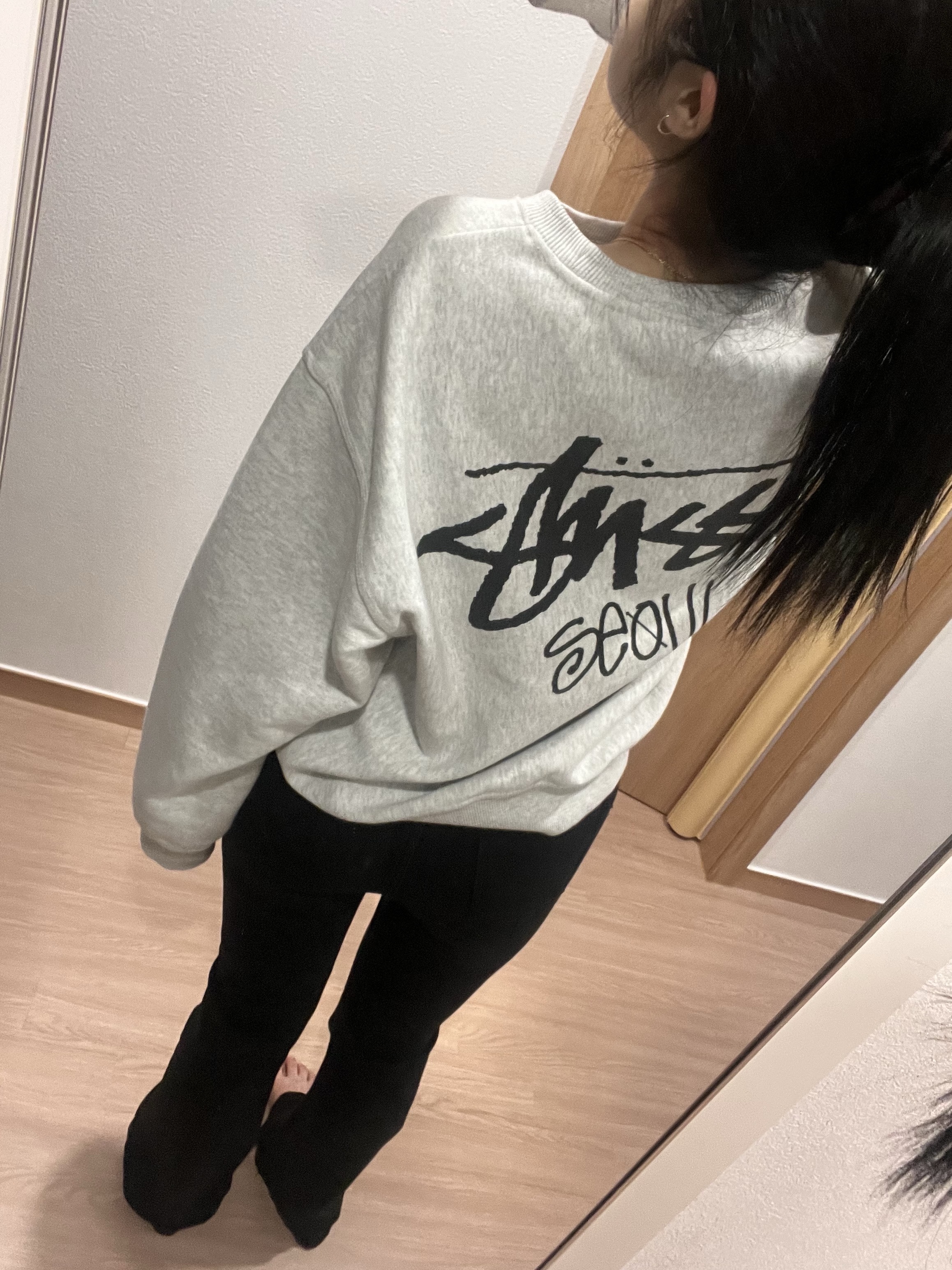 Stussy Stock Seoul Crew Ash Heather 착용 스타일