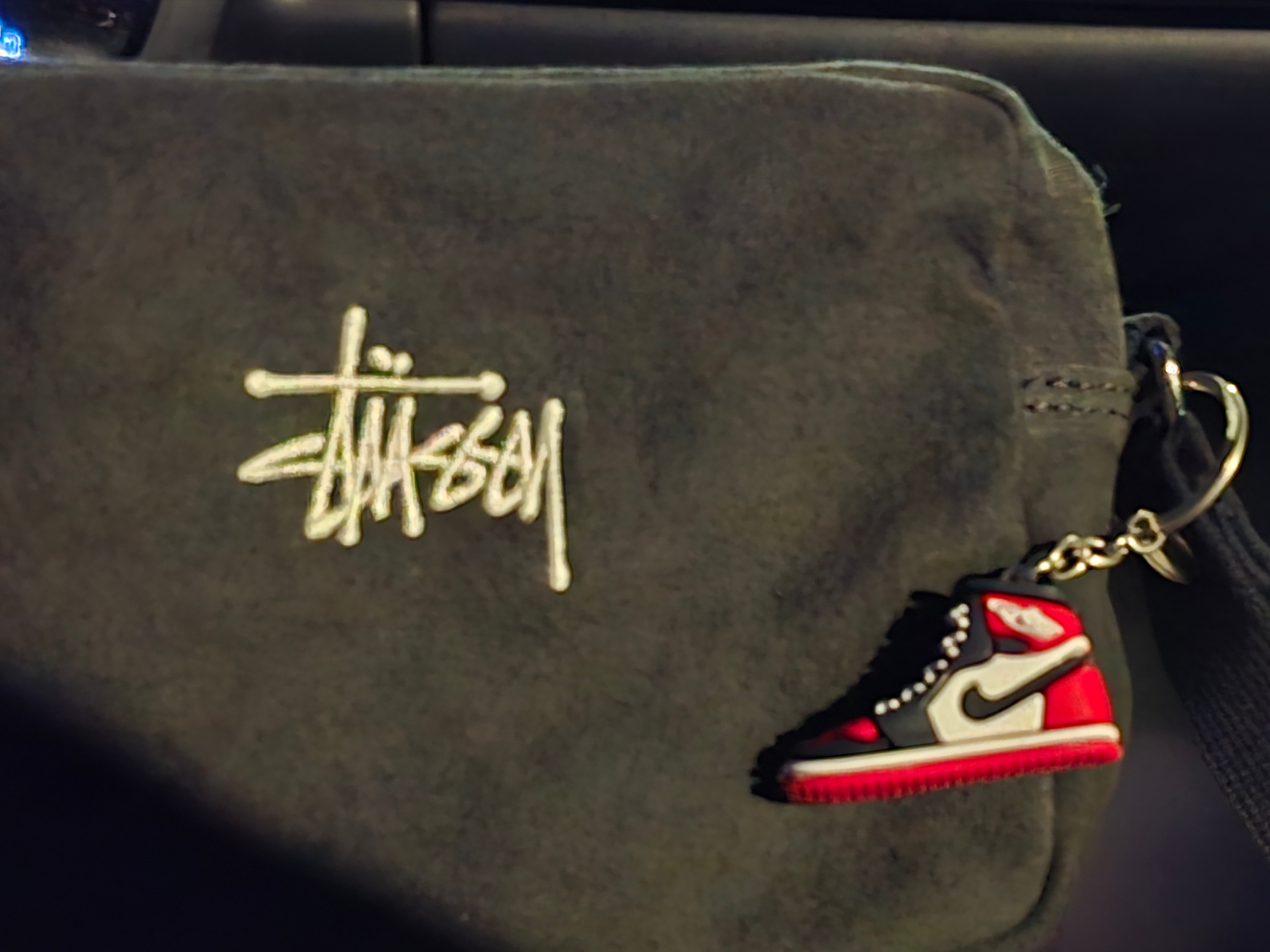 Stussy Canvas Side Pouch Washed Black 착용 스타일 - 2