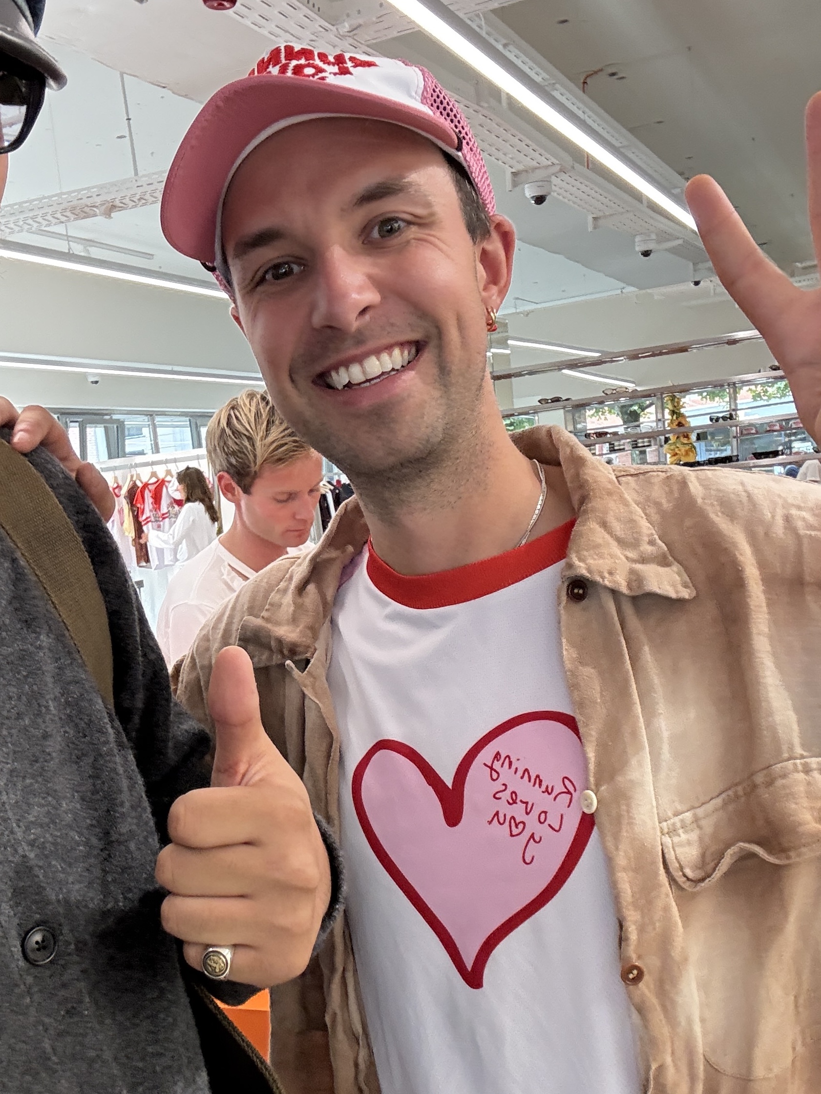 Alex Zono Running Loves You Trucker Hat Pink, Rab Microlight Alpine Jacket Beluga 착용 스타일 - 9