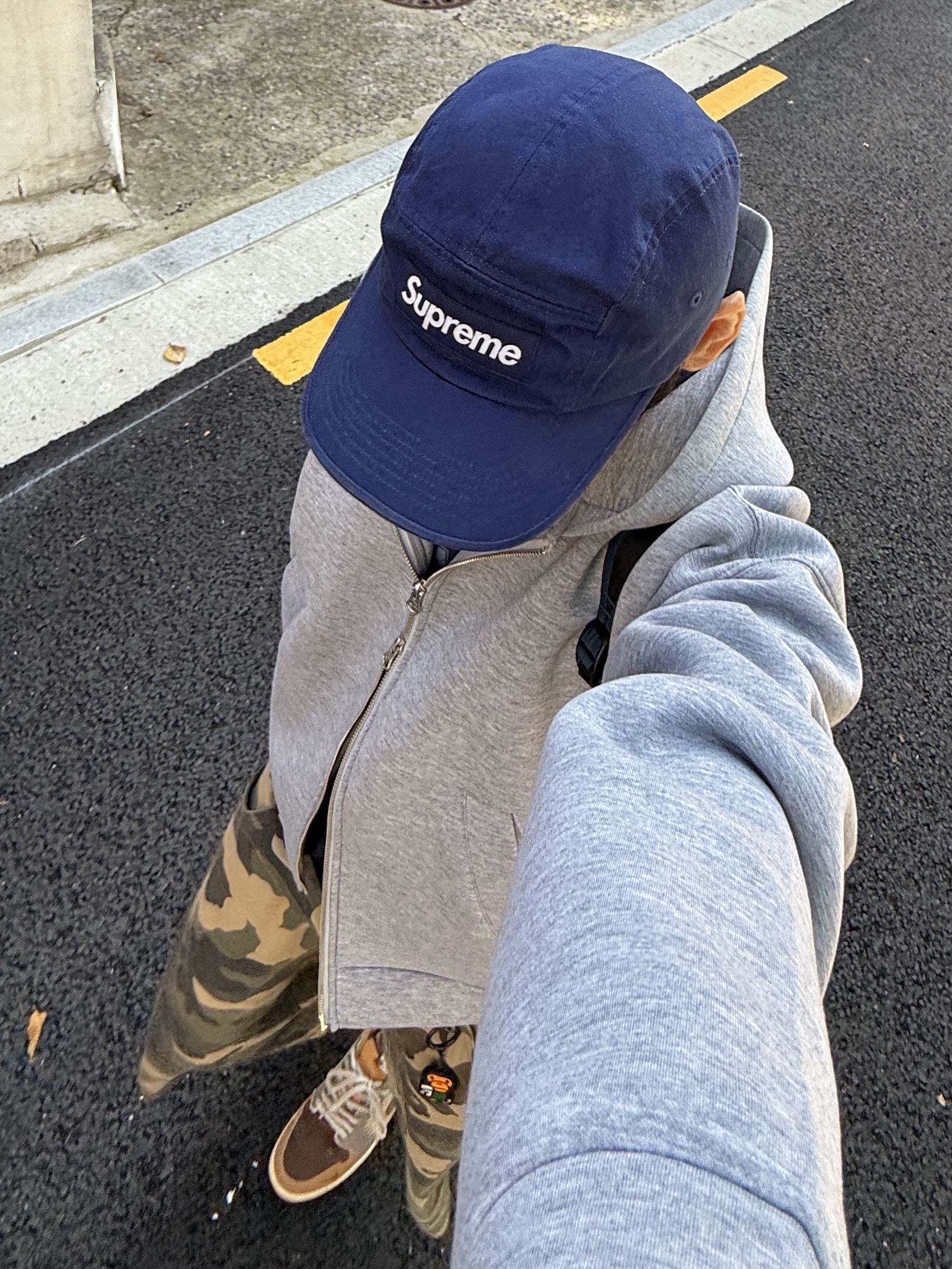 Jordan 1 x Zion Williamson Retro Low OG Flax and Oil Green, SLOW RECORD HOUSE Carpenter Bermuda Wide Camo Pants Vintage Green 착용 스타일 - 4