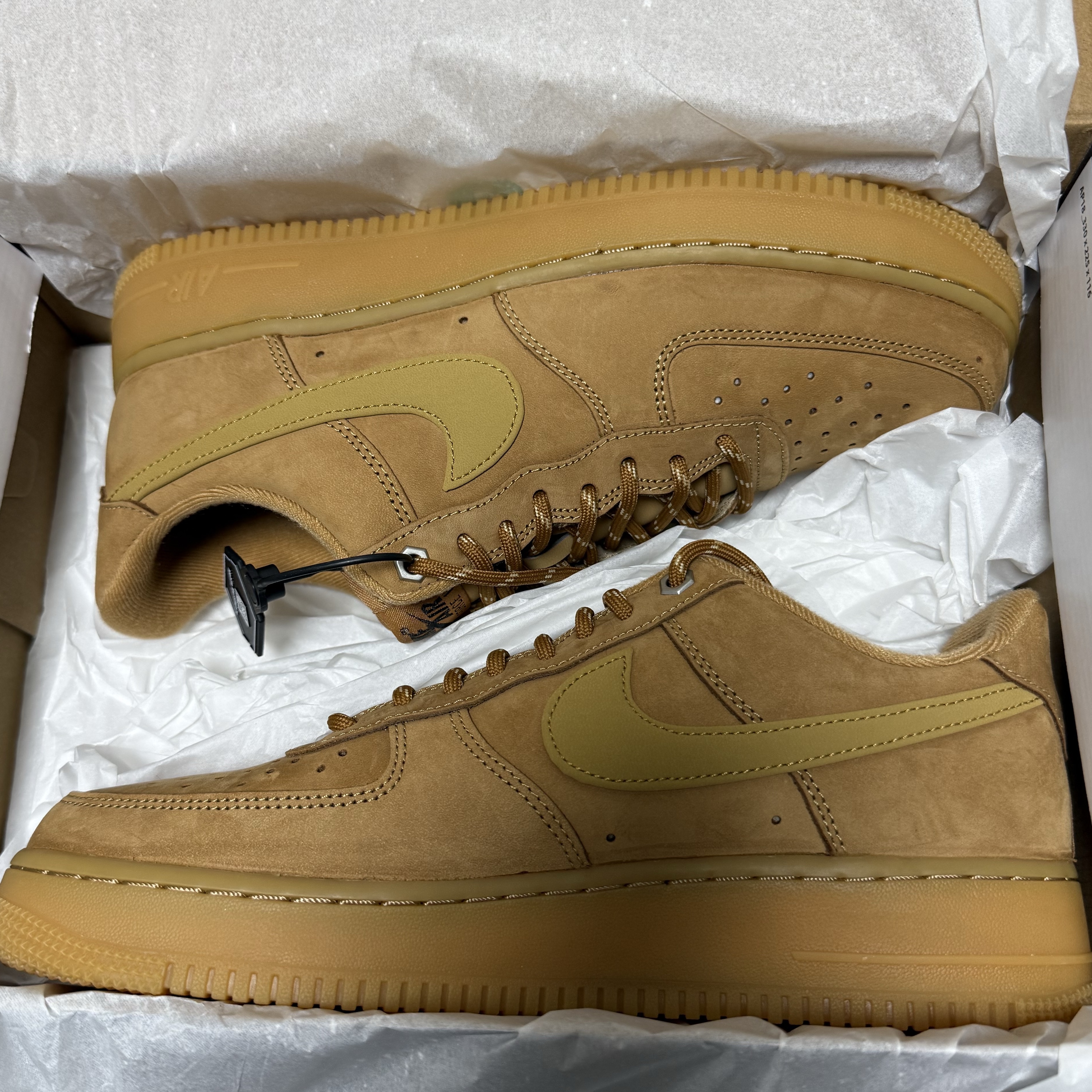 Nike Air Force 1 '07 WB Flax 착용 스타일