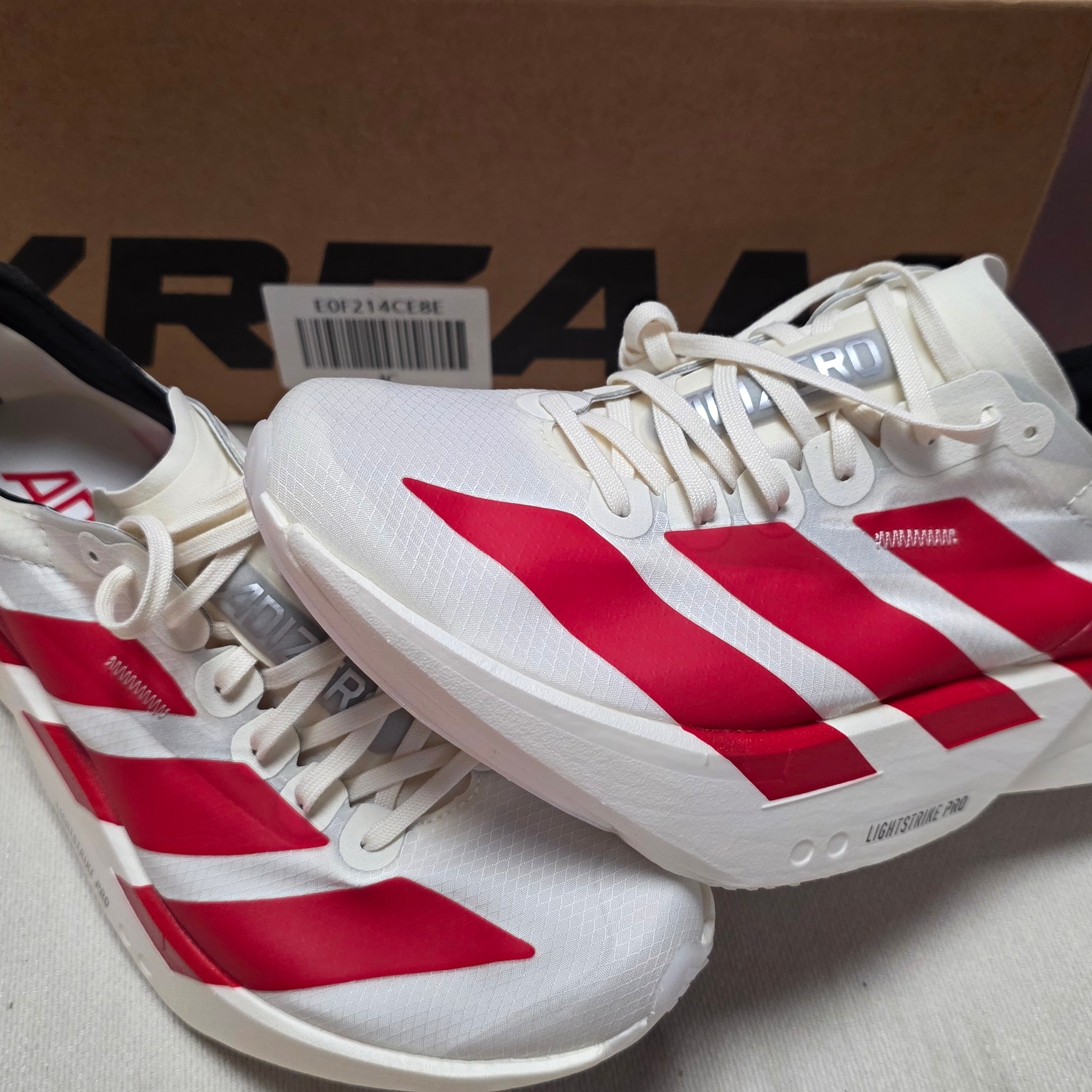 Adidas Adizero Adios Pro 4 Off White Better Scarlet 착용 스타일