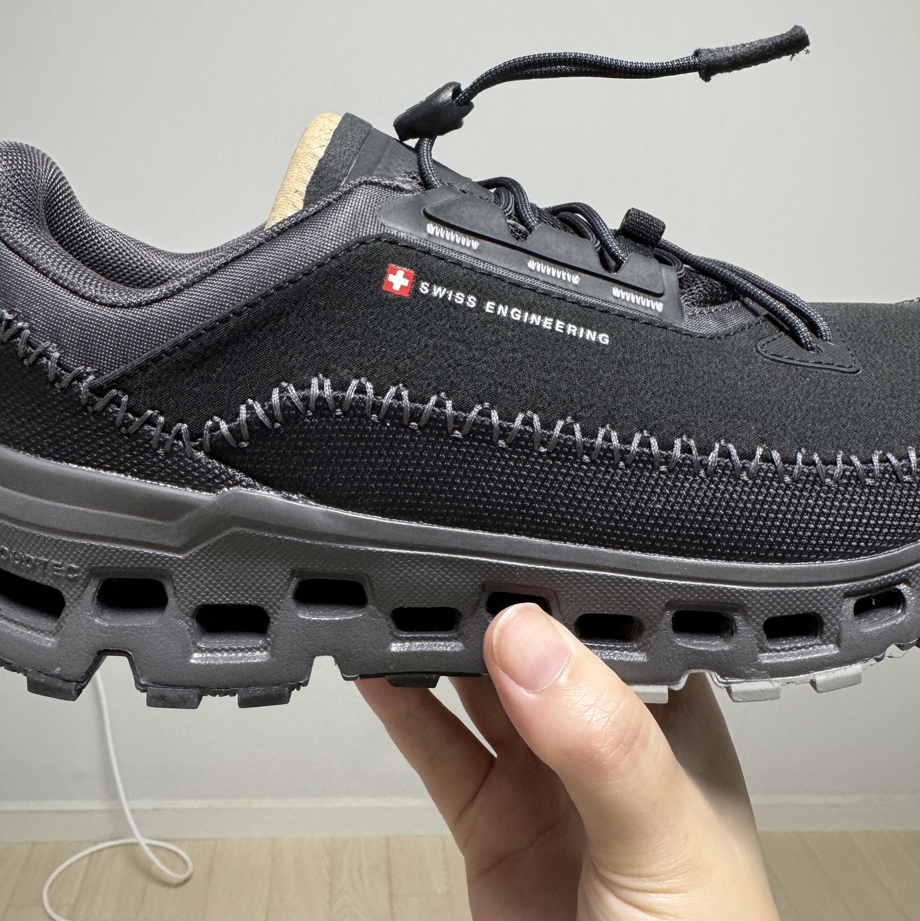 (W) On Running Cloudaway 2 Black Eclipse 착용 스타일