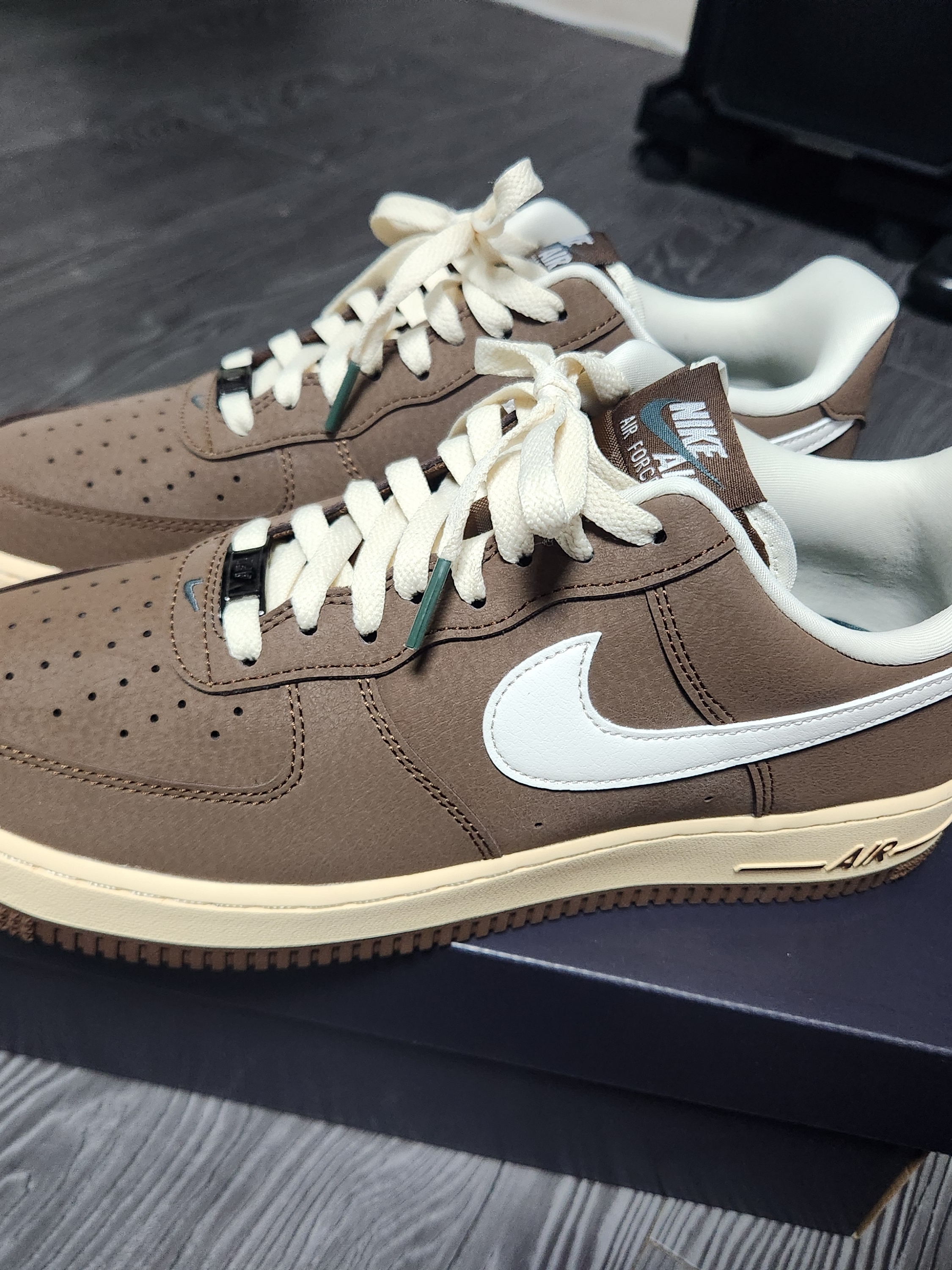 Nike Air Force 1 '07 Cacao Wow Coconut Milk 착용 스타일