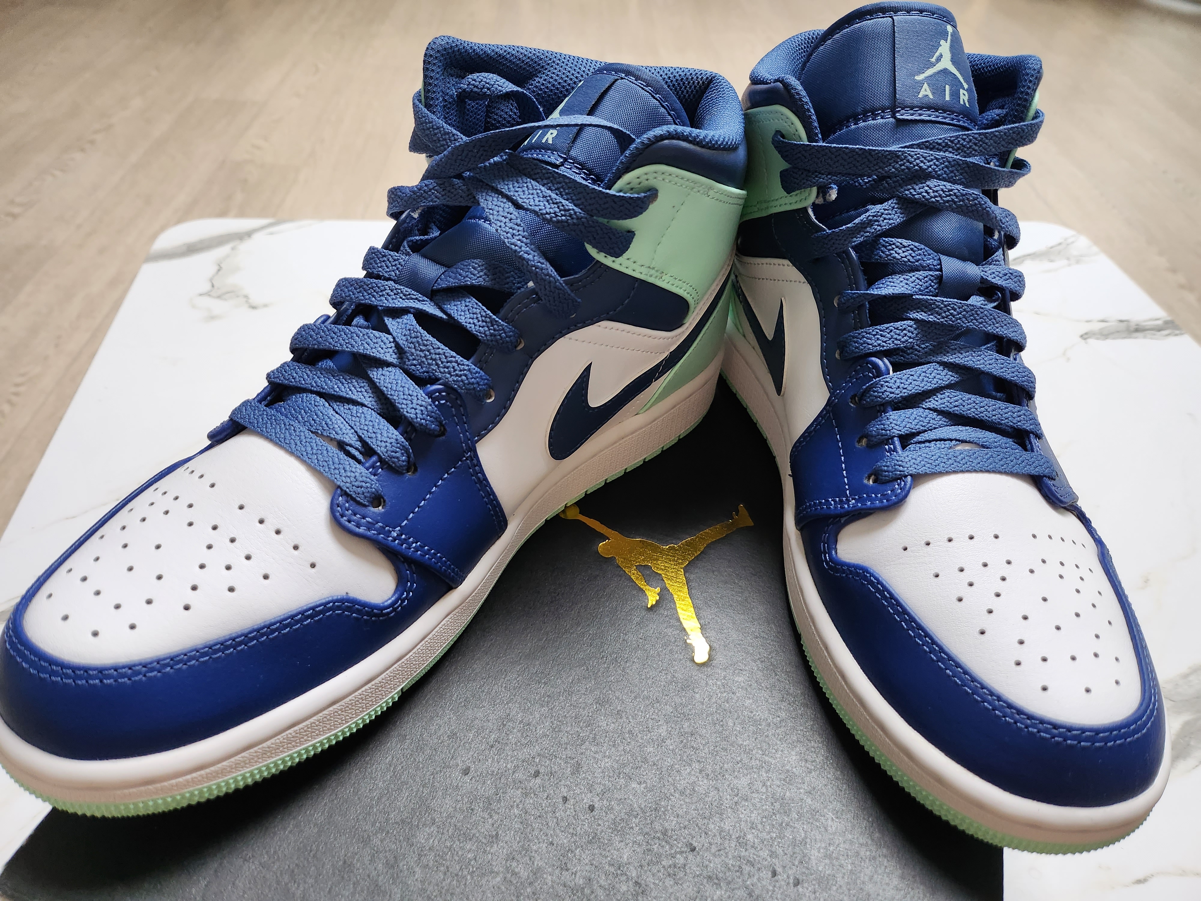 Jordan 1 Mid Blue Mint 착용 스타일