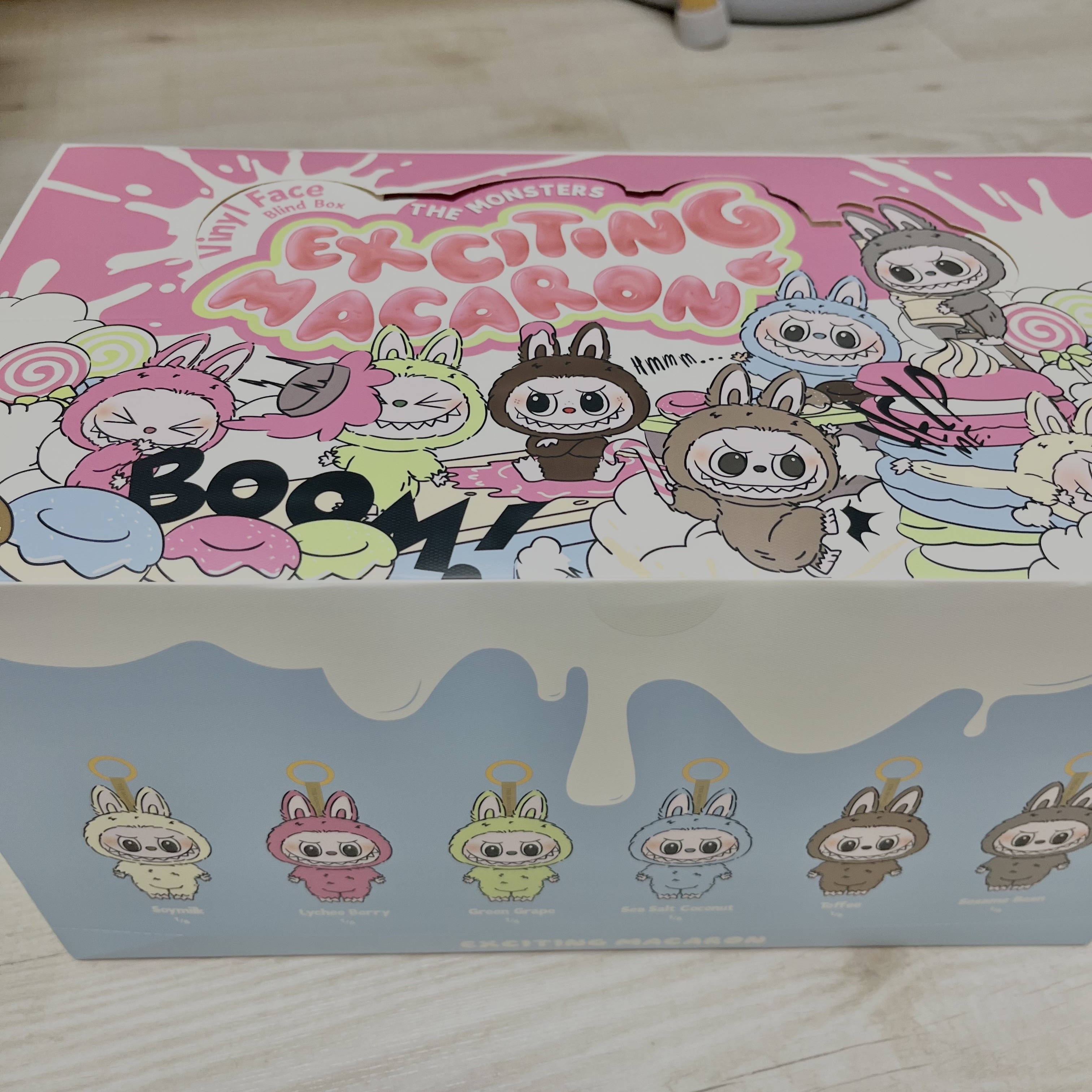 Pop Mart The Monsters Labubu Tasty Macarons Series Sealed Case (6 Blind Boxes), Pop Mart The Monsters Labubu Tasty Macarons Series Sealed Case (1 Blind Box) 착용 스타일 - 1