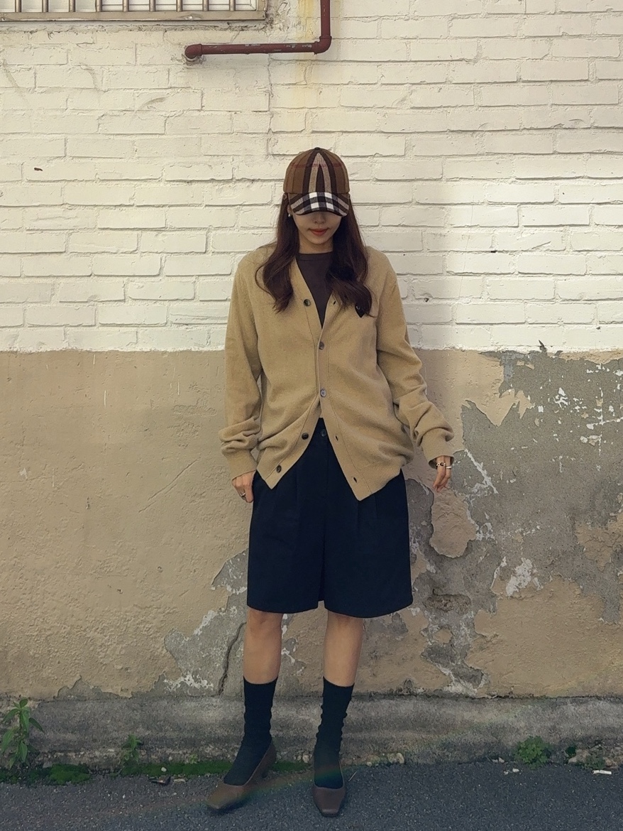 Play Comme des Garcons Black Heart Knit Cardigan Beige, (W) Burberry Exaggerated Check Wool Baseball Cap Birch Brown 착용 스타일