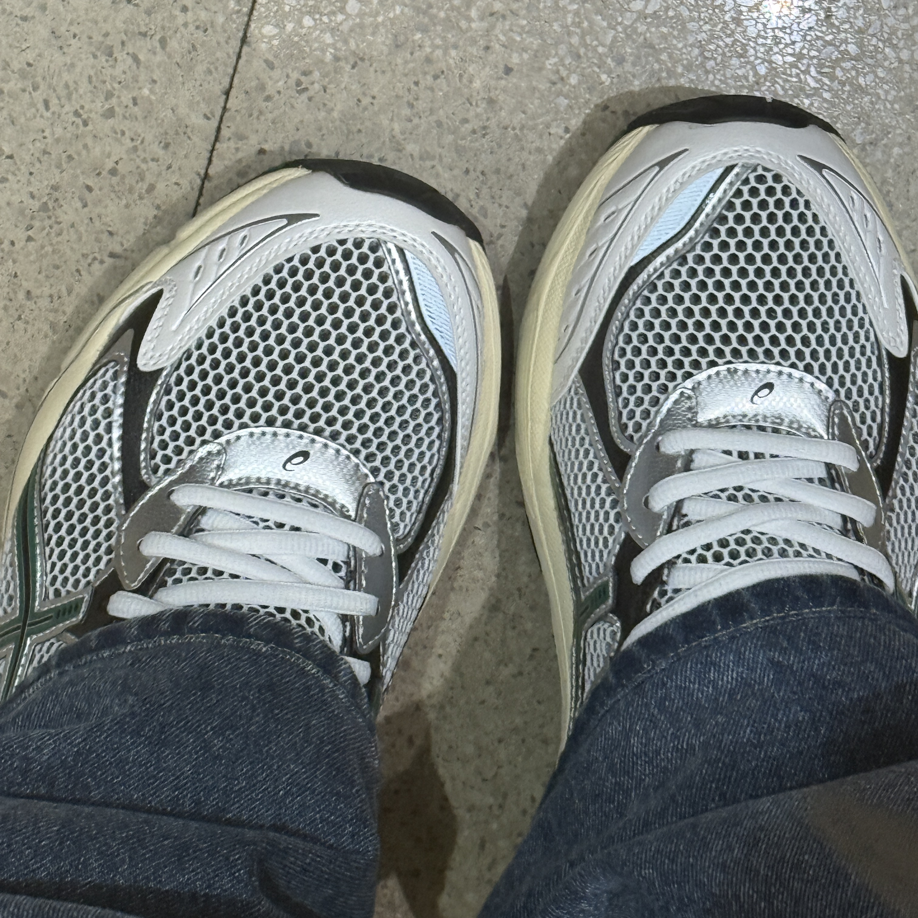 Asics GT-2160 White Jasper Green 착용 스타일 - 1