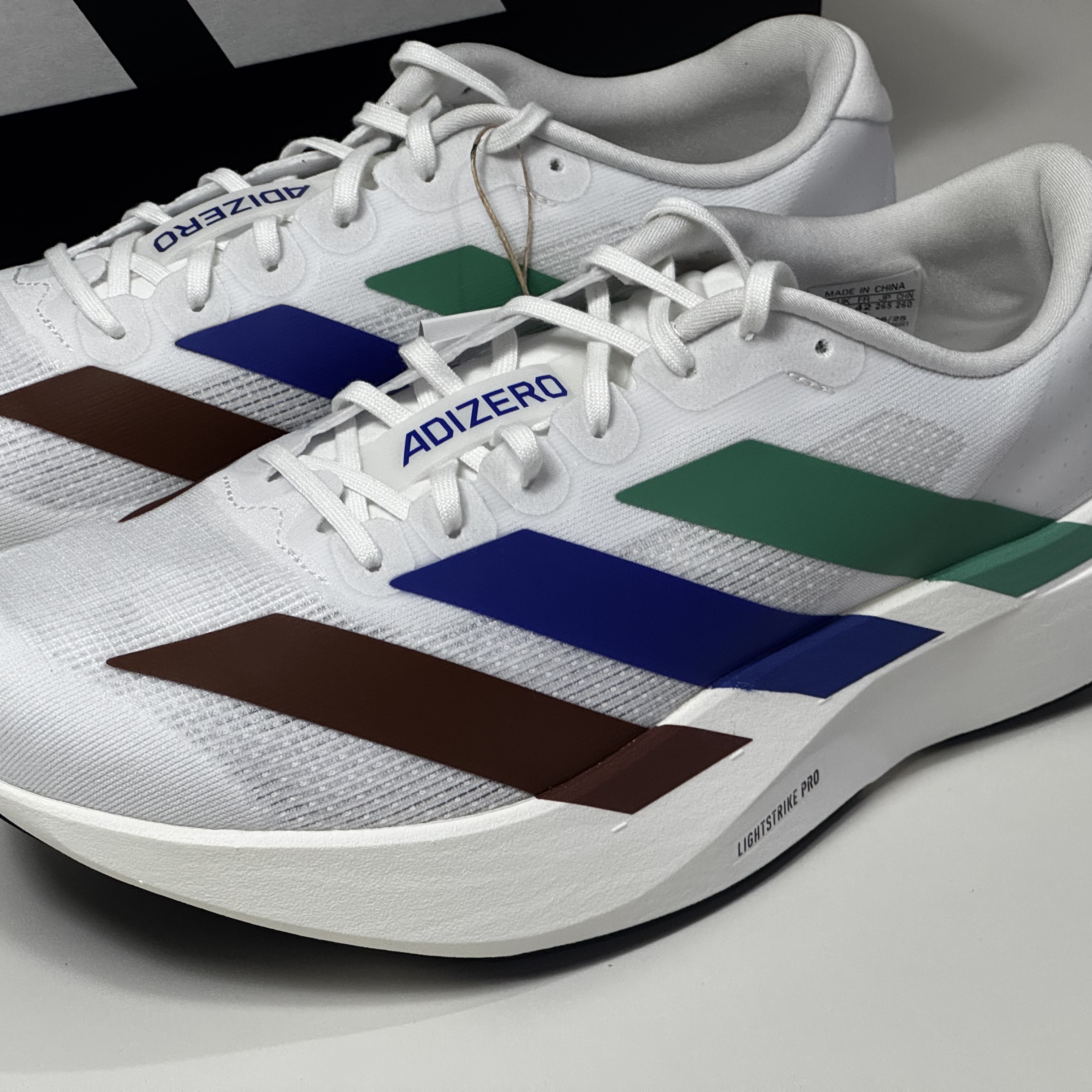 Adidas x Pharrell Williams Humanrace Adizero Adios EVO SL Cloud White Semi Court Green 착용 스타일