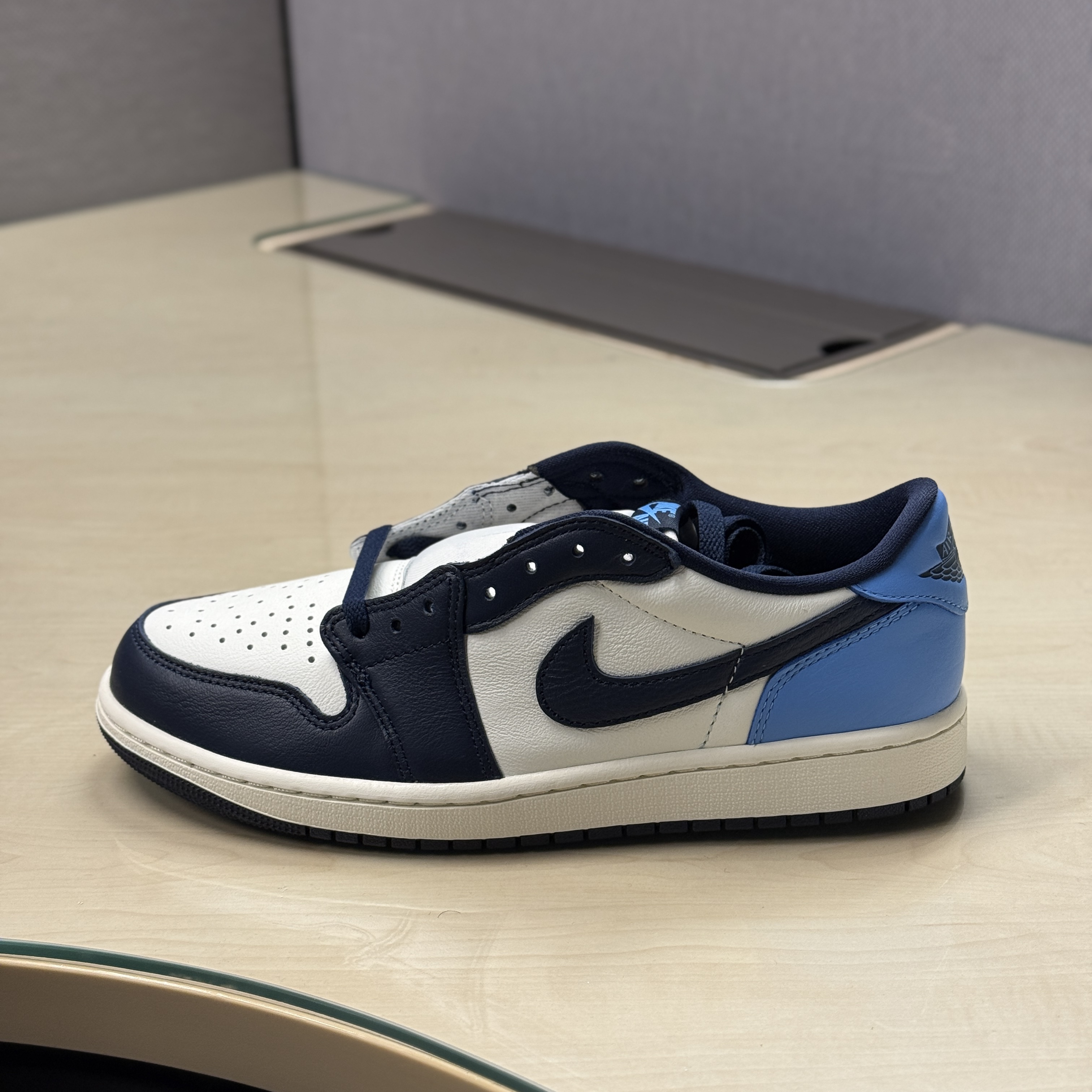 Jordan 1 Low Obsidian 착용 스타일