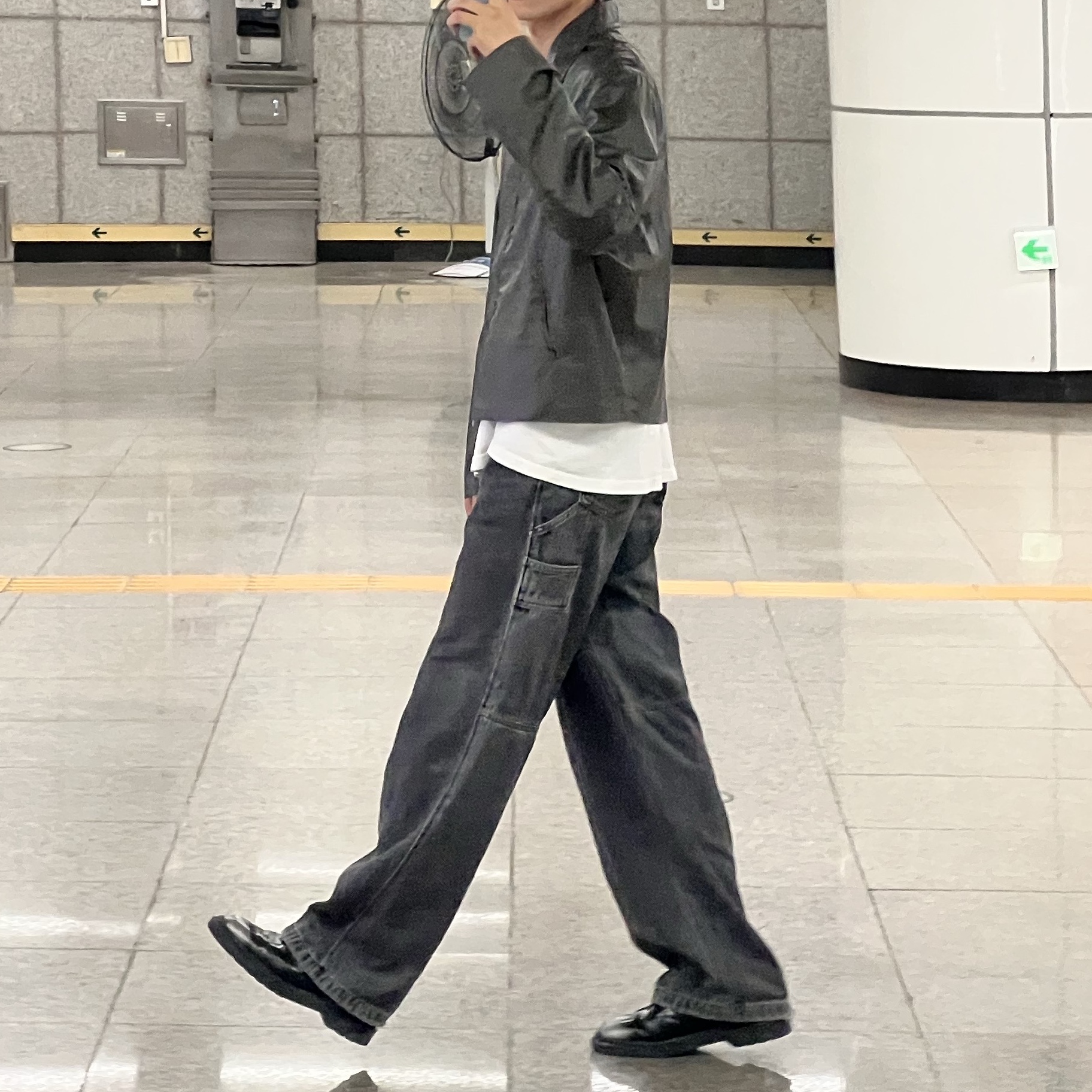 Our Legacy Mini Jacket Top Dyed Leather Black, Supreme Futura Box Logo T-Shirt White - 24SS 착용 스타일