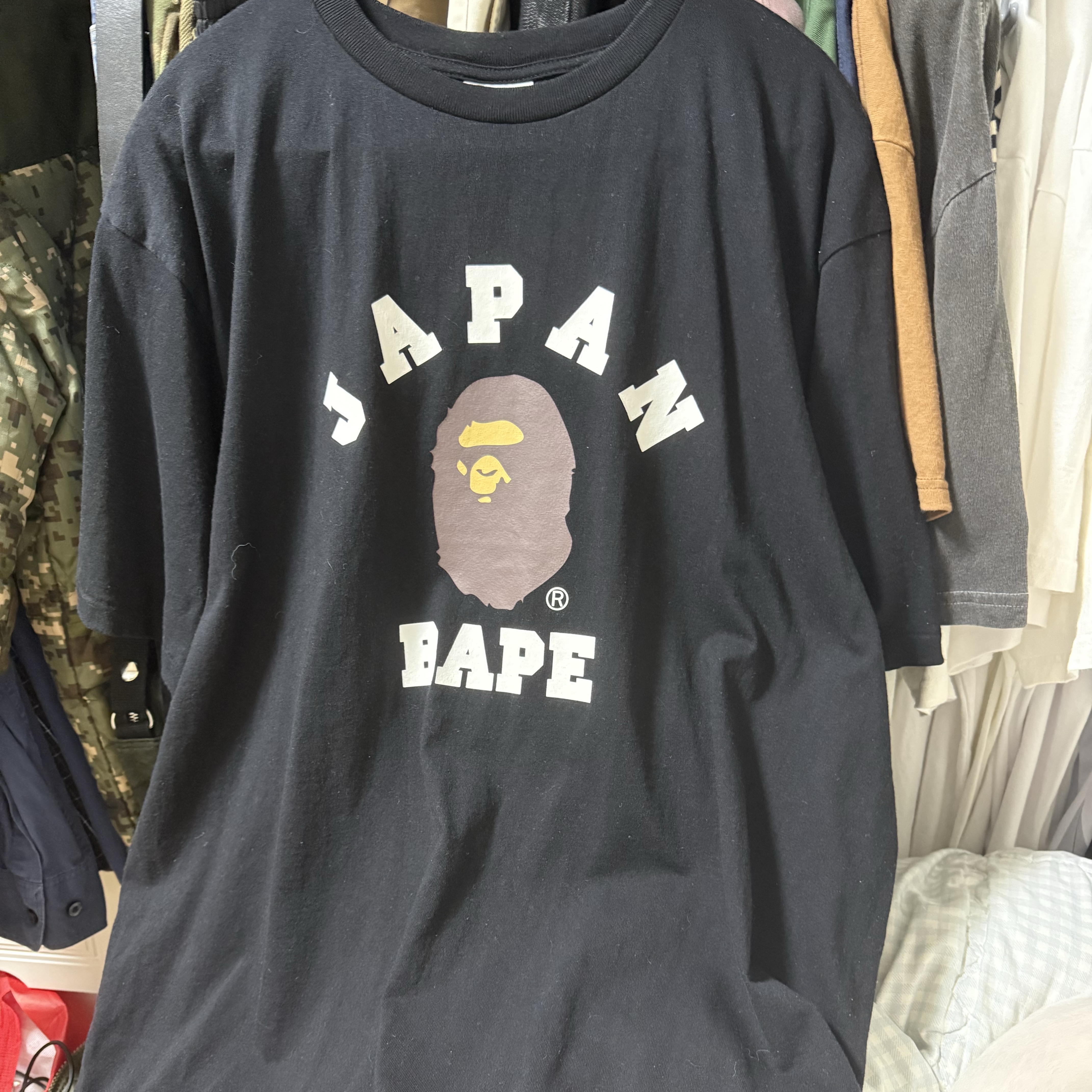 BAPE Japan College City T-Shirt Black 착용 스타일