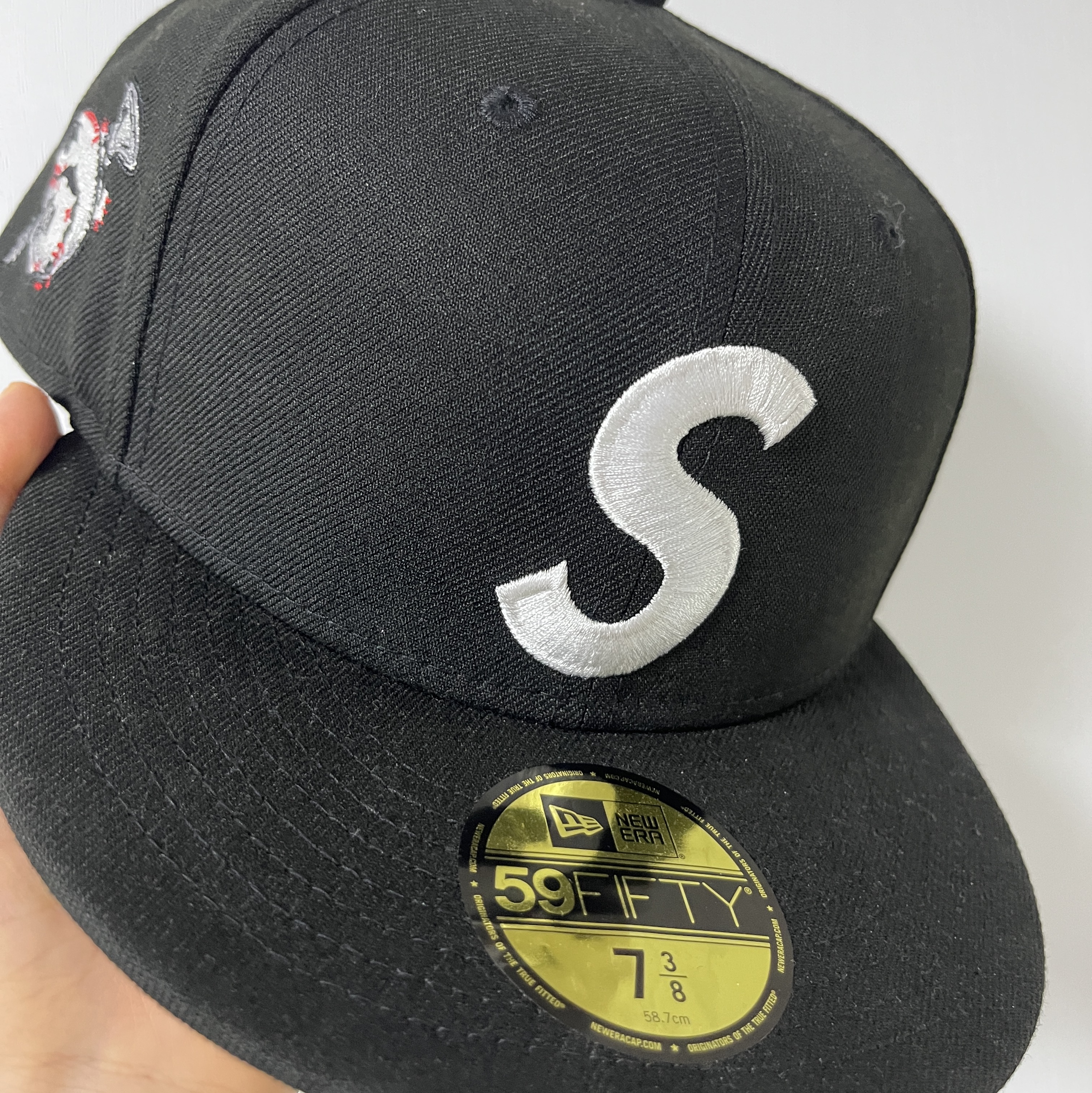 Supreme x New Era Screw Ball S Logo Black - 24FW 착용 스타일