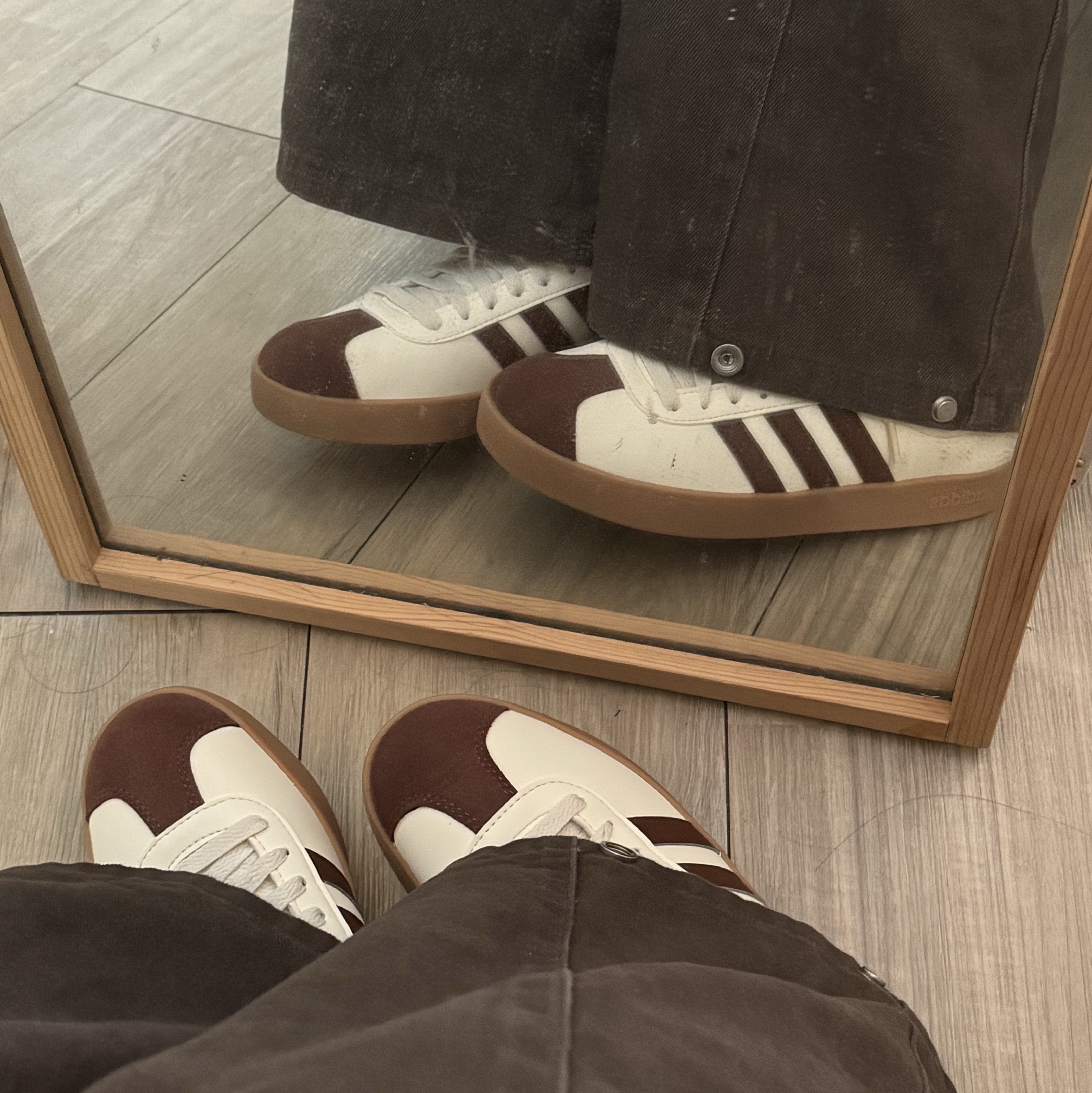 Adidas VL Court 2.0 Cream Brown 착용 스타일 - 1