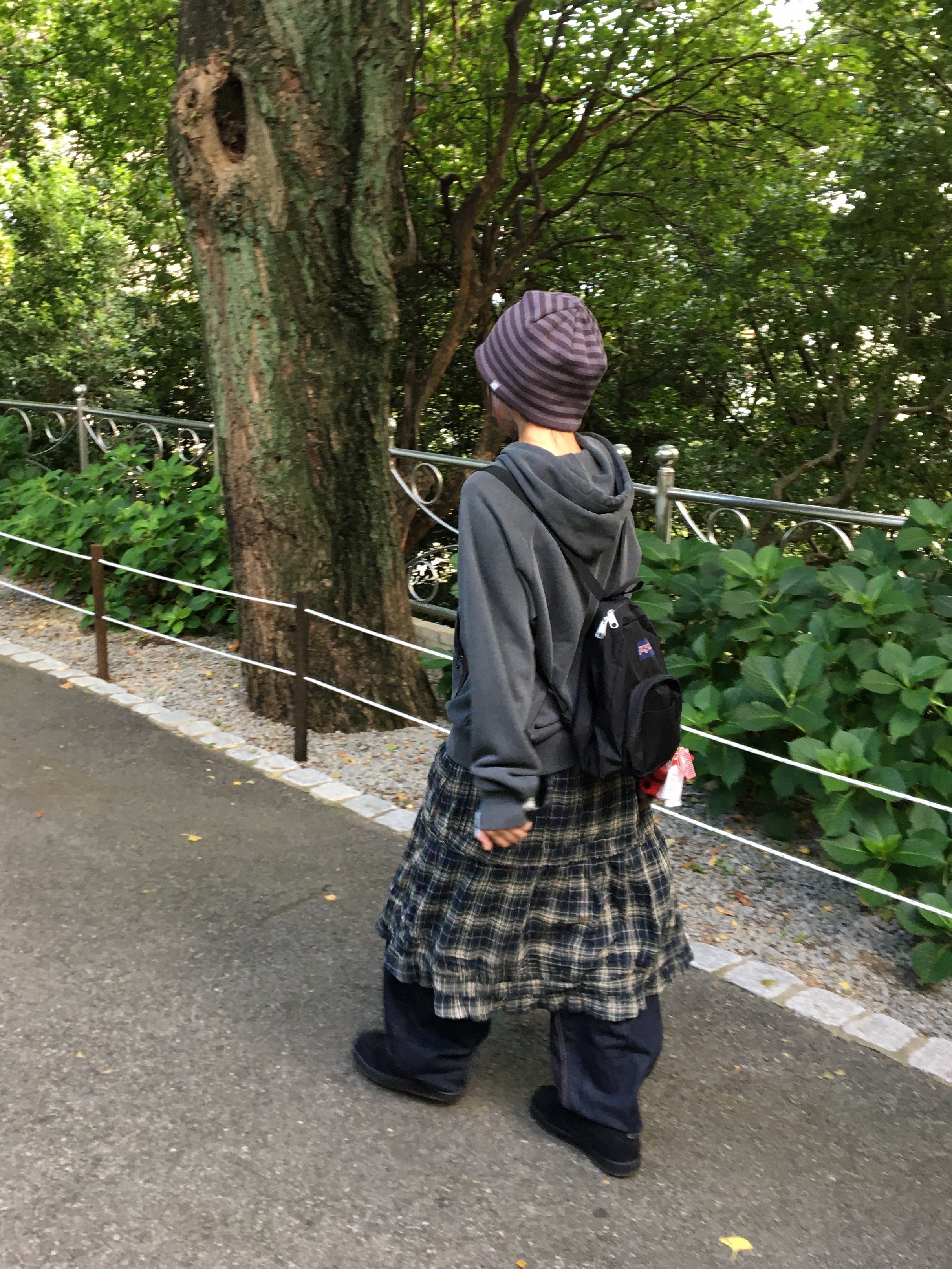COYSEIO Shirring Midi Skirt Check, Jansport Half Pint Mini Backpack Black 착용 스타일 - 1