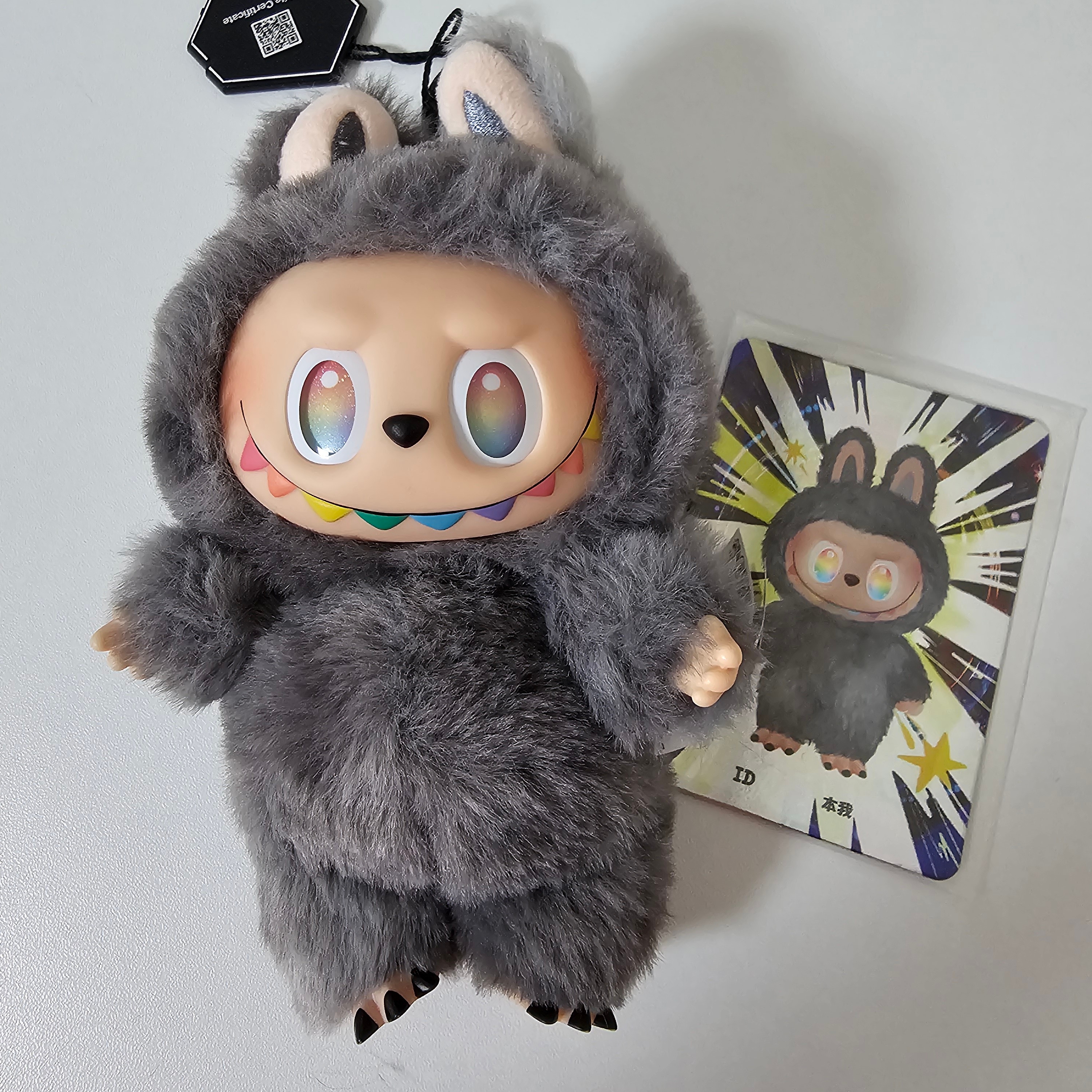 Pop Mart Labubu The Monsters Highlight Series ID Keyring (Opened Case) 착용 스타일