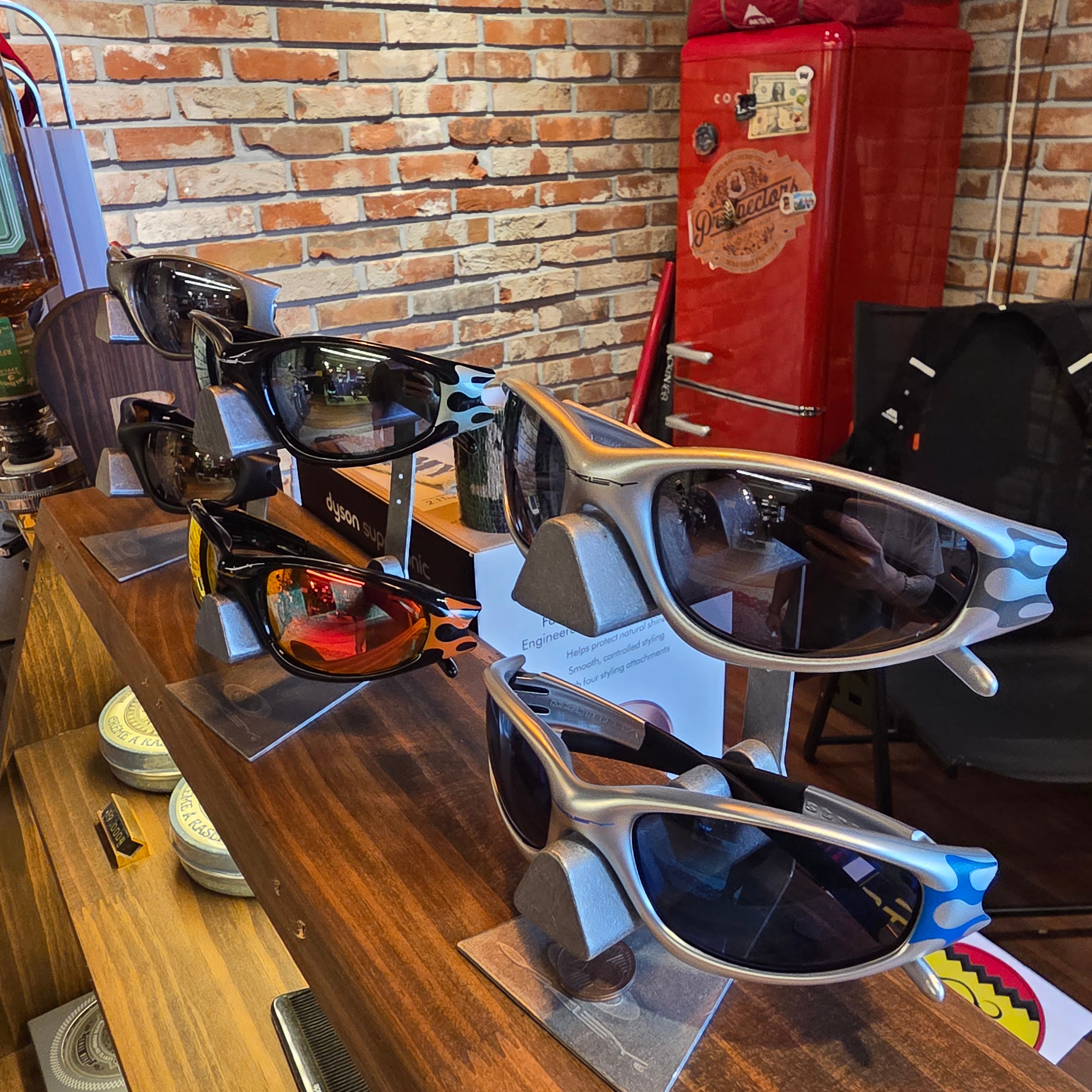 Oakley MUZM Straight Jacket 99 X-Silver Flames Prizm Black 착용 스타일
