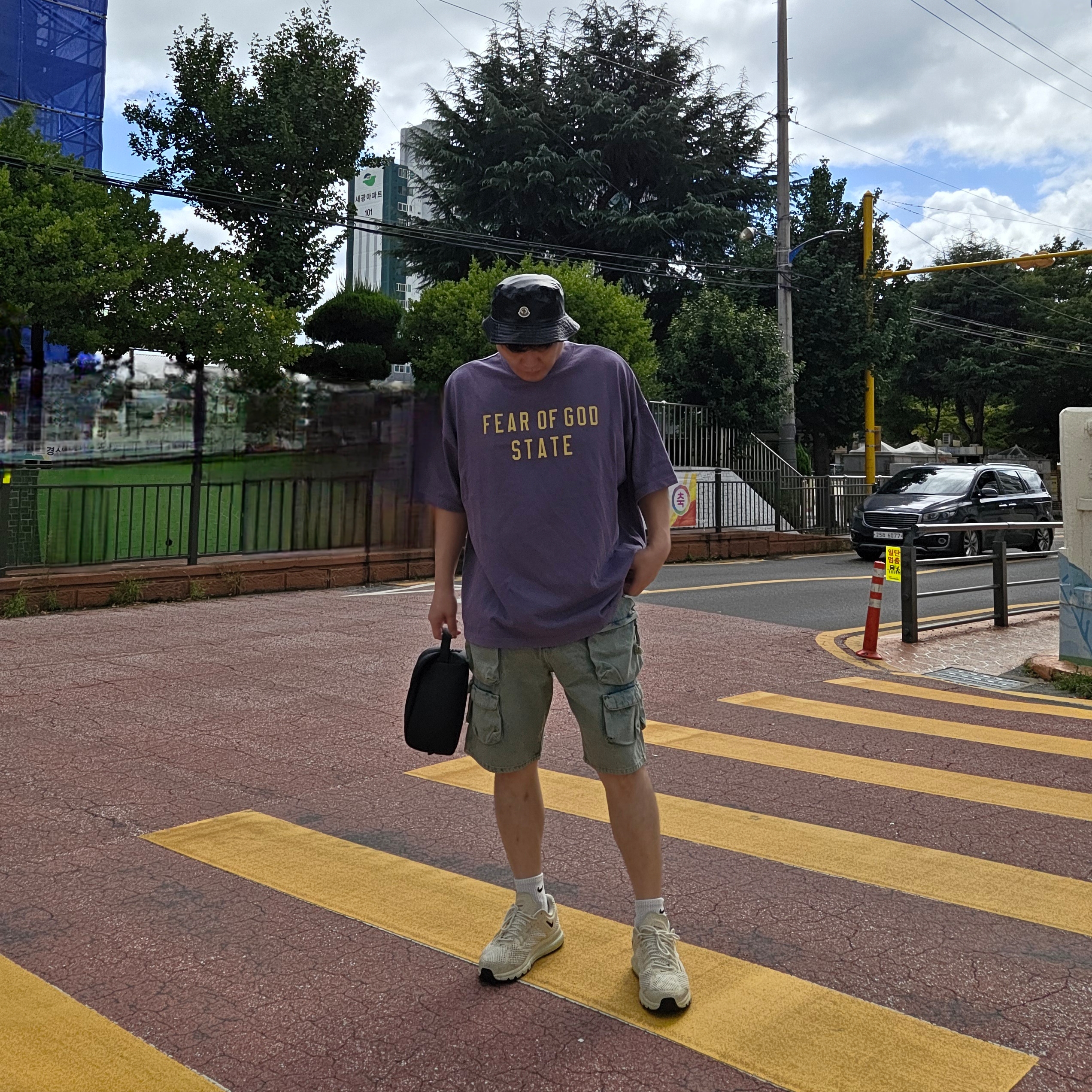 Essentials Heavy Crewneck T-Shirt Lavender - 24FW, Zara Denim Utility Bermuda Shorts Blue Green 착용 스타일 - 1