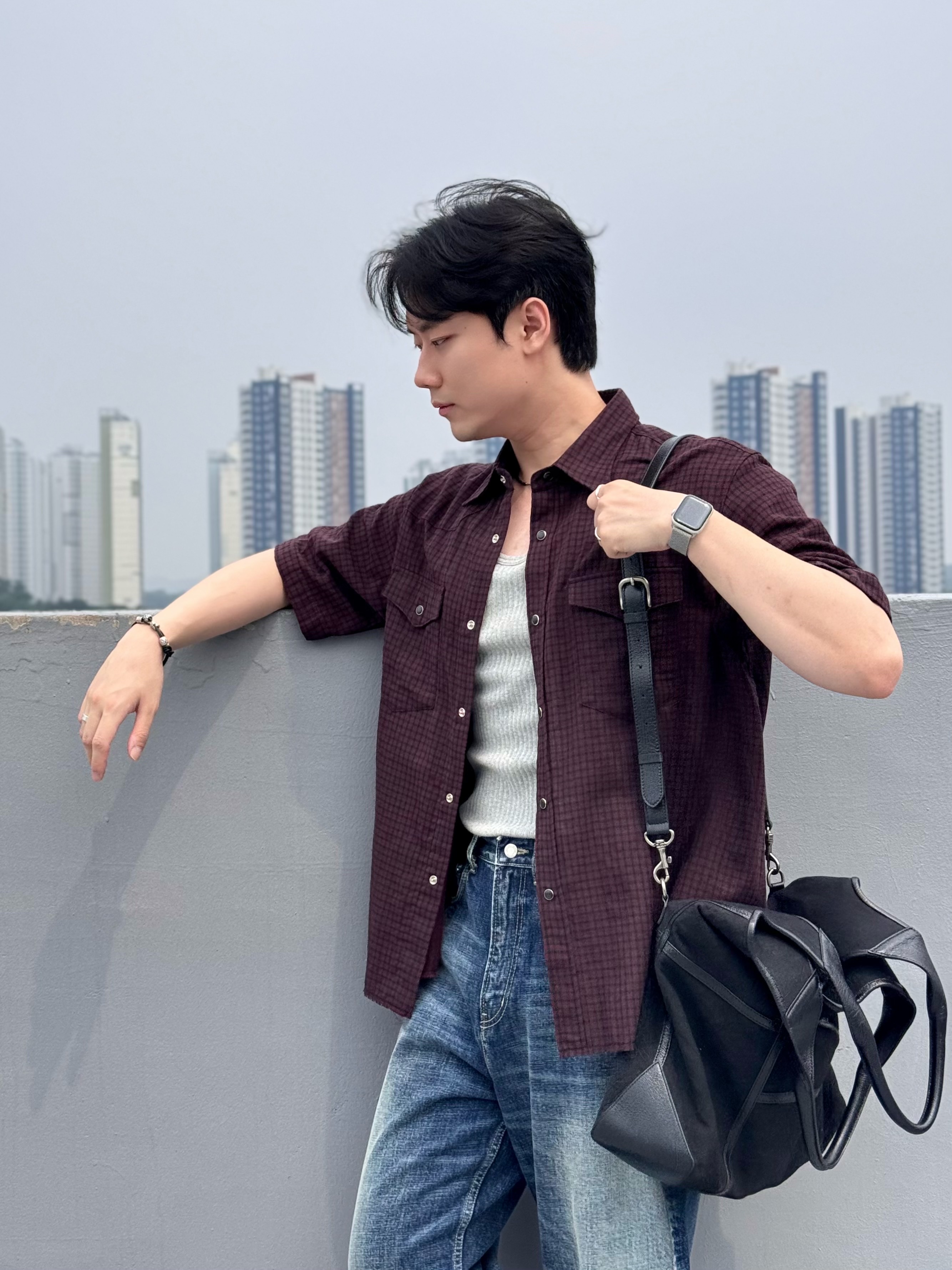Tonywack Raw Cut Western Check Shirt Burgundy Navy 착용 스타일 - 1