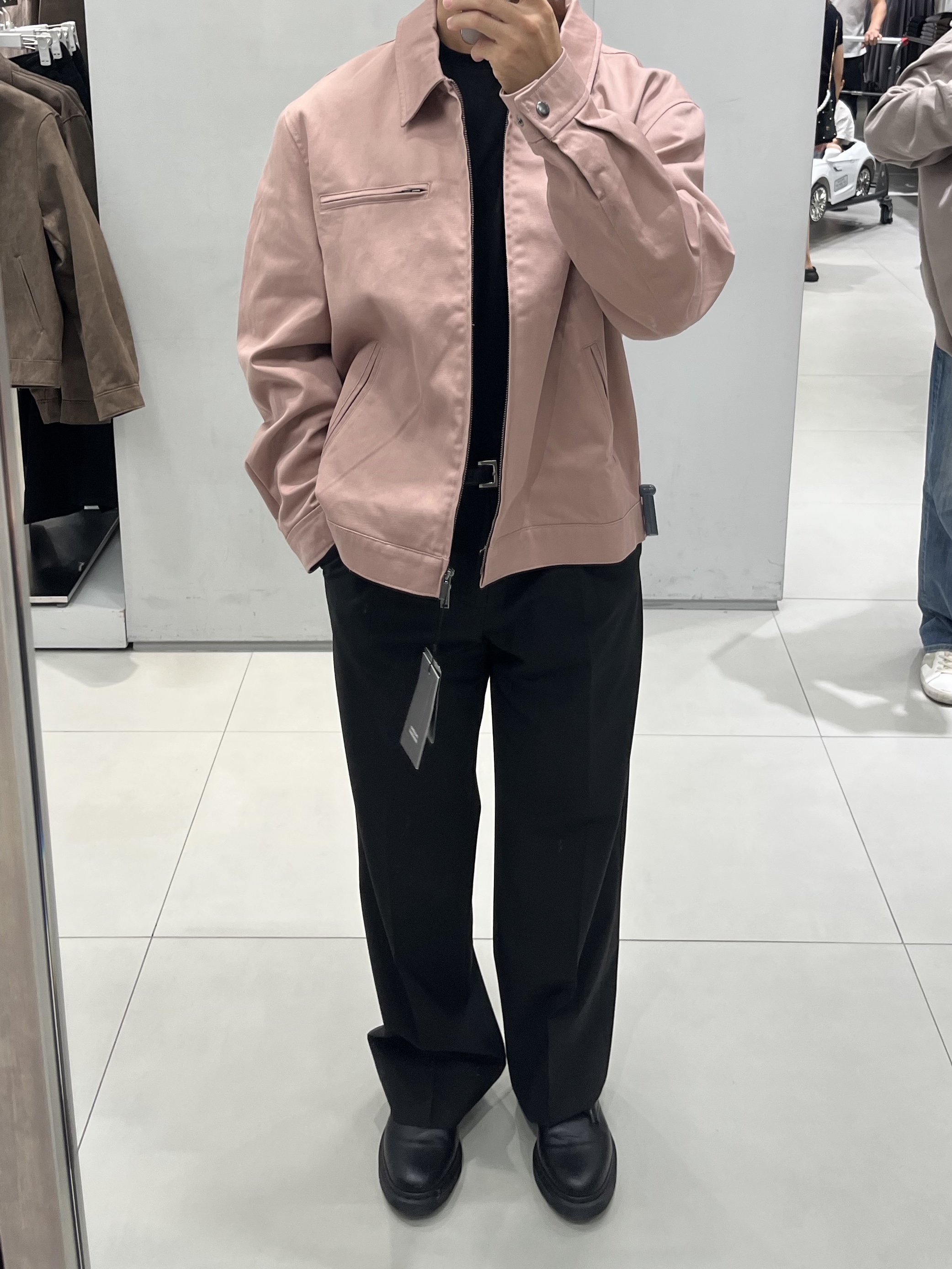 Saint Laurent Grained Leather Silver Monogram Slim Belt Black, Dr. Martens 1461 Mono Black 착용 스타일