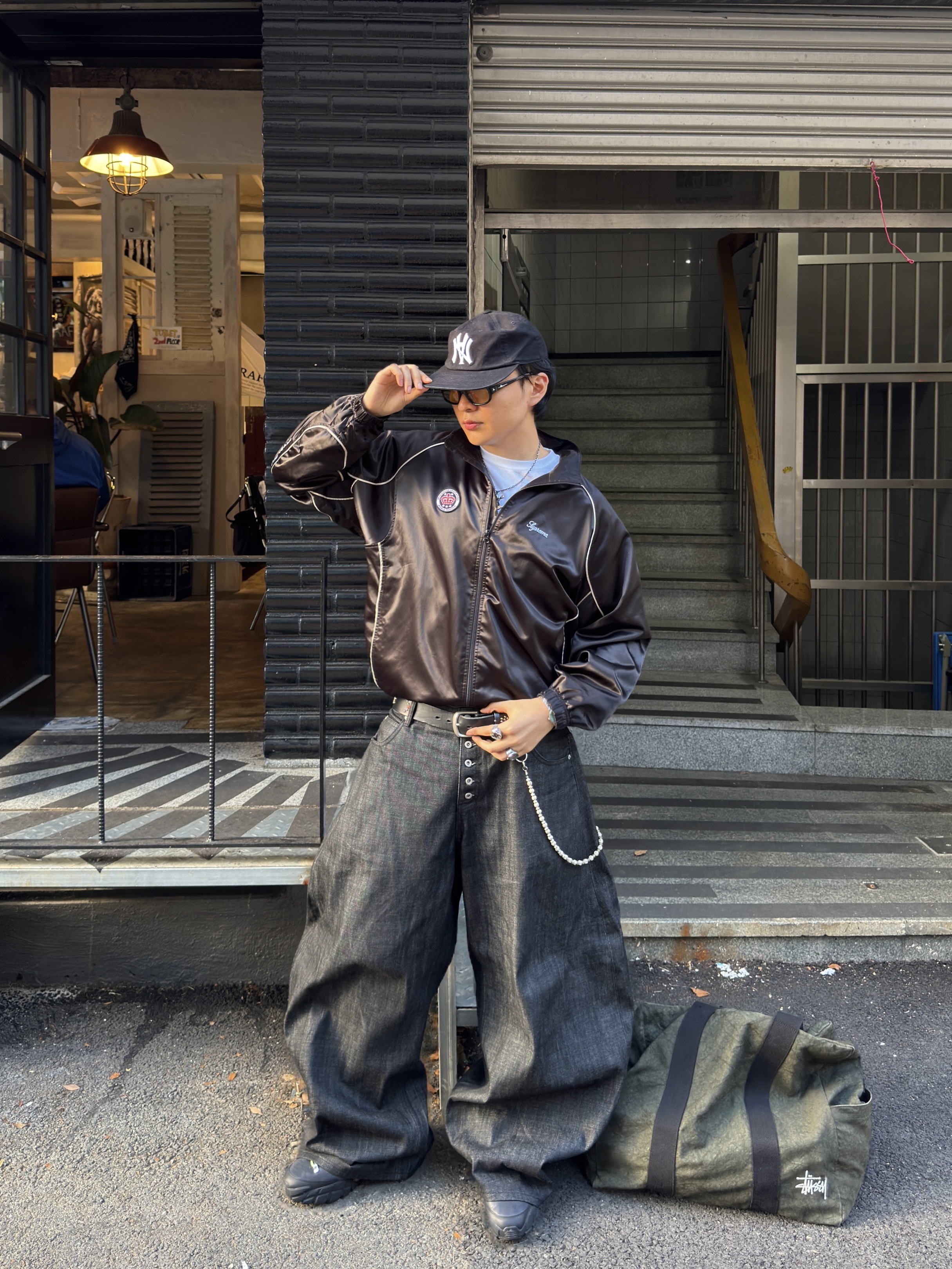Supreme Satin Hooded Track Jacket Black - 24SS, Stussy Boxer Shorts Multi (3 Pack) 착용 스타일 - 1