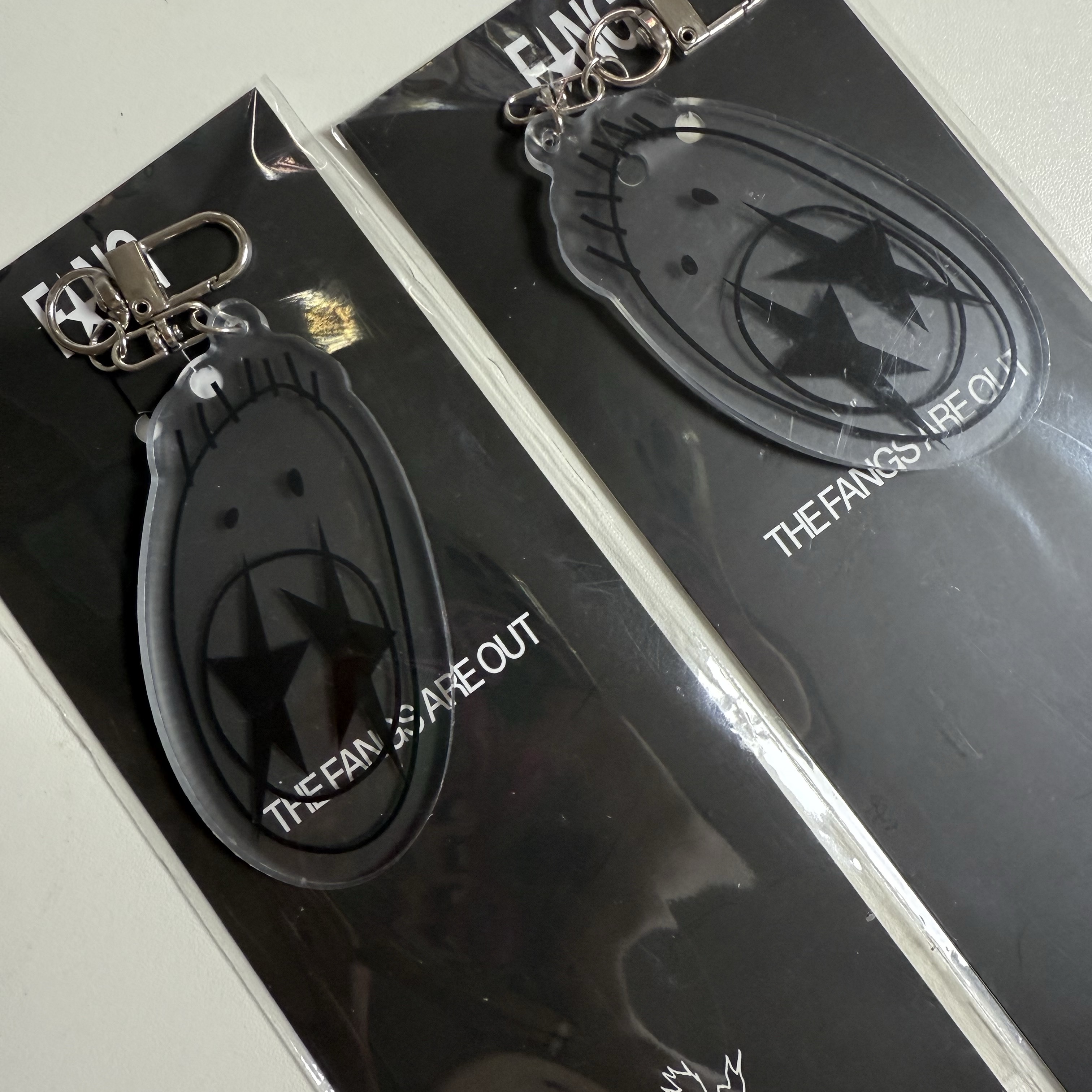 FANG KEYRING 착용 스타일