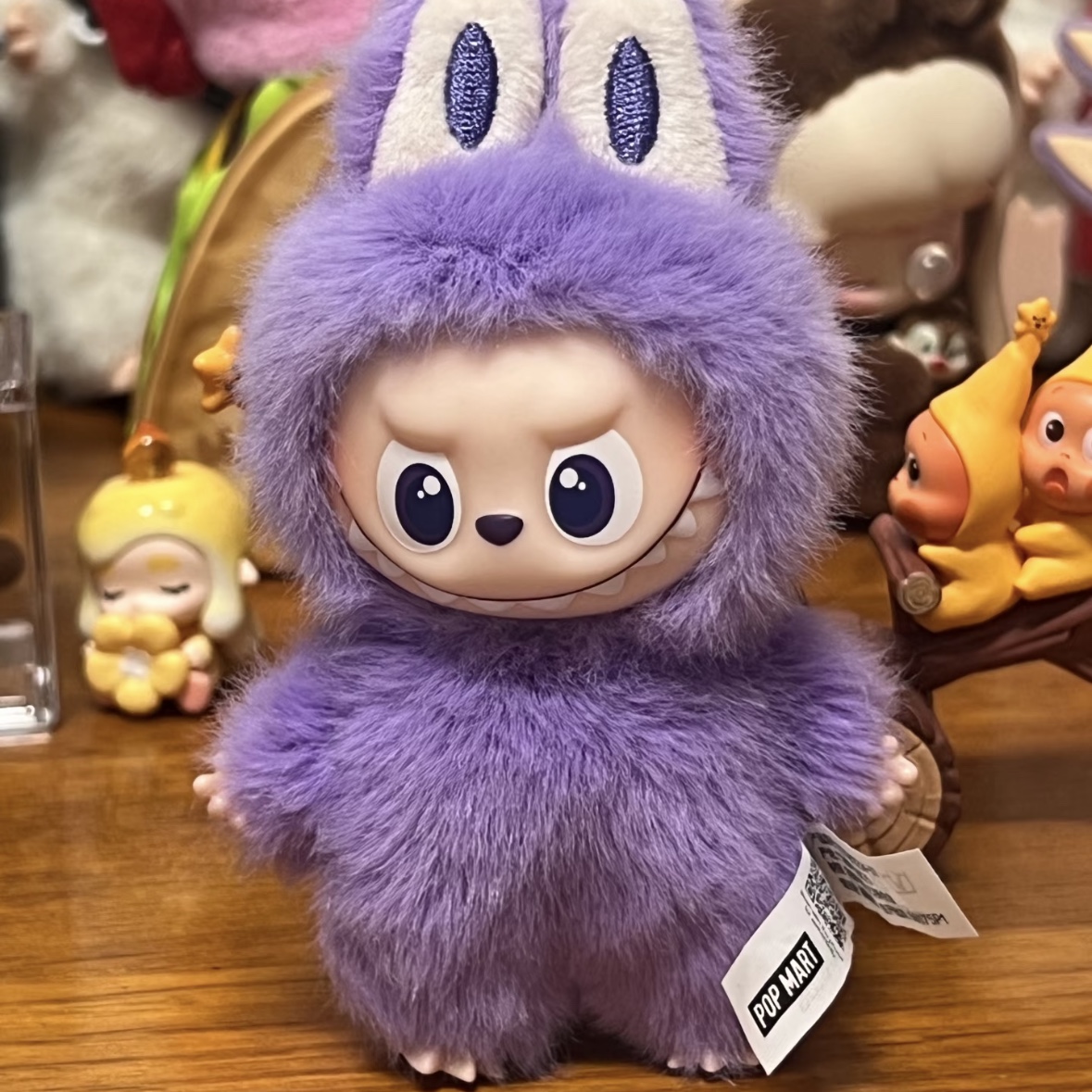 Pop Mart Labubu The Monsters Pin For Love Series Vinyl Plush Pendant (N-Z) T (Opened Case) 착용 스타일
