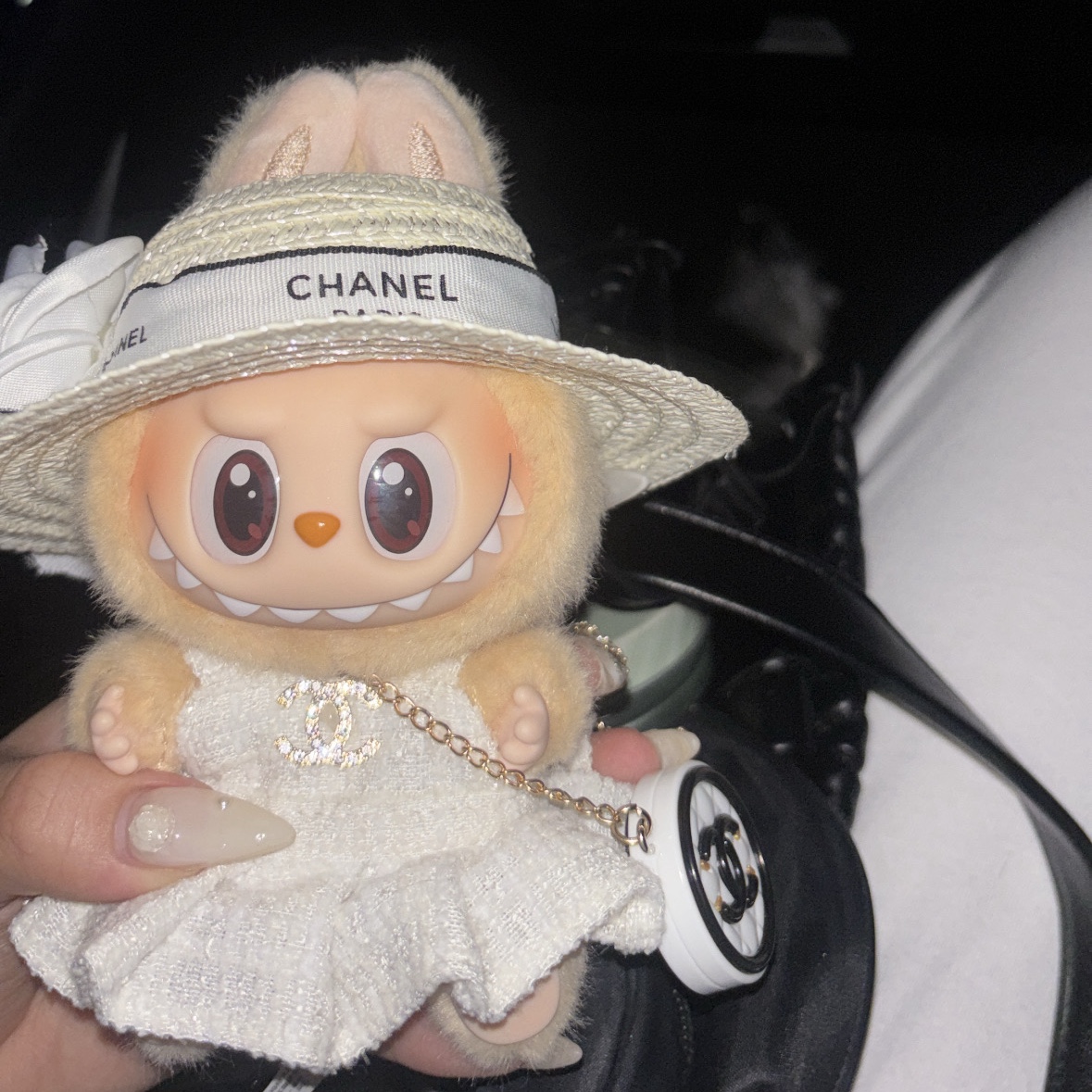 Pop Mart Labubu Let's Play Together Doll Series Baba Keyring (Opened Case) 착용 스타일
