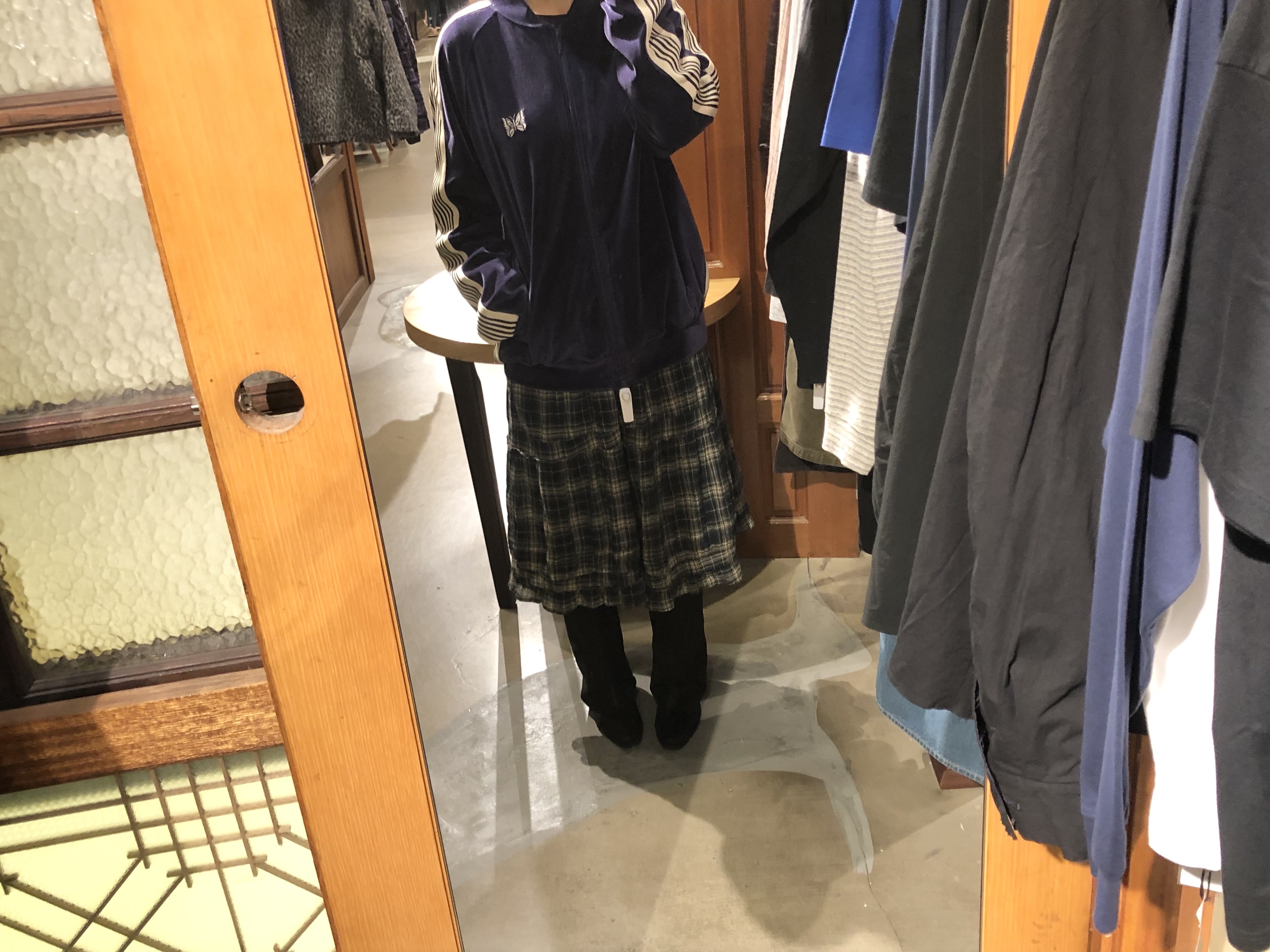 Needles Rib Collar Track Jacket C/PE Velour Navy 착용 스타일