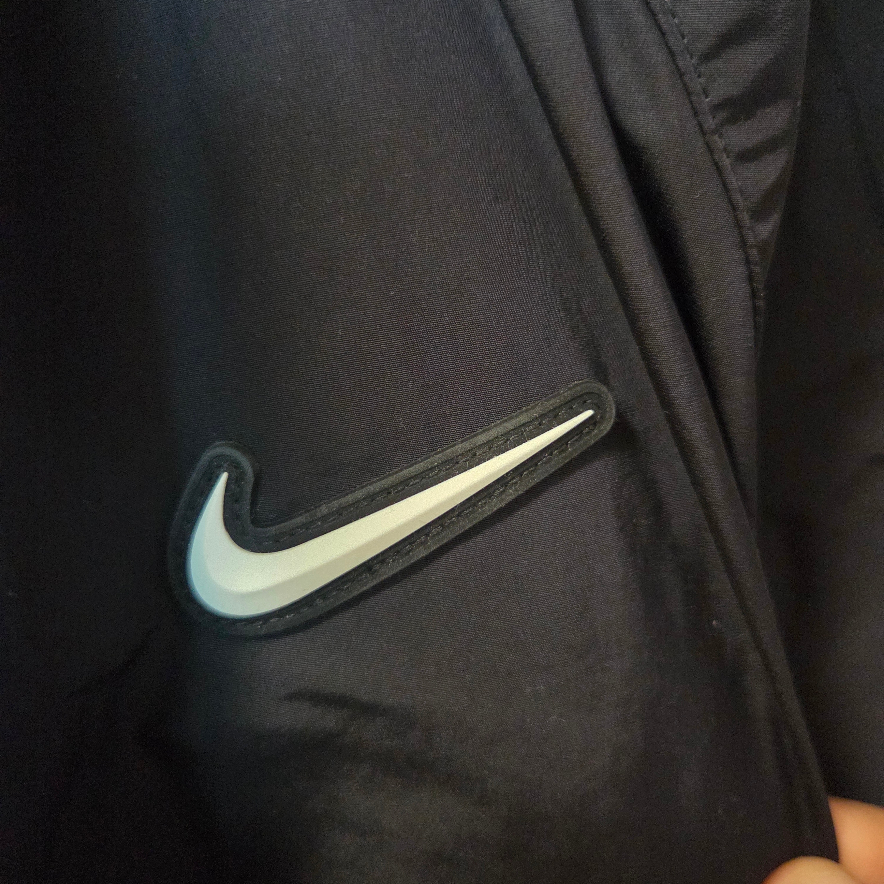 Nike x Drake Nocta Nylon Track Jacket Black (FN7666-010) 착용 스타일 - 2