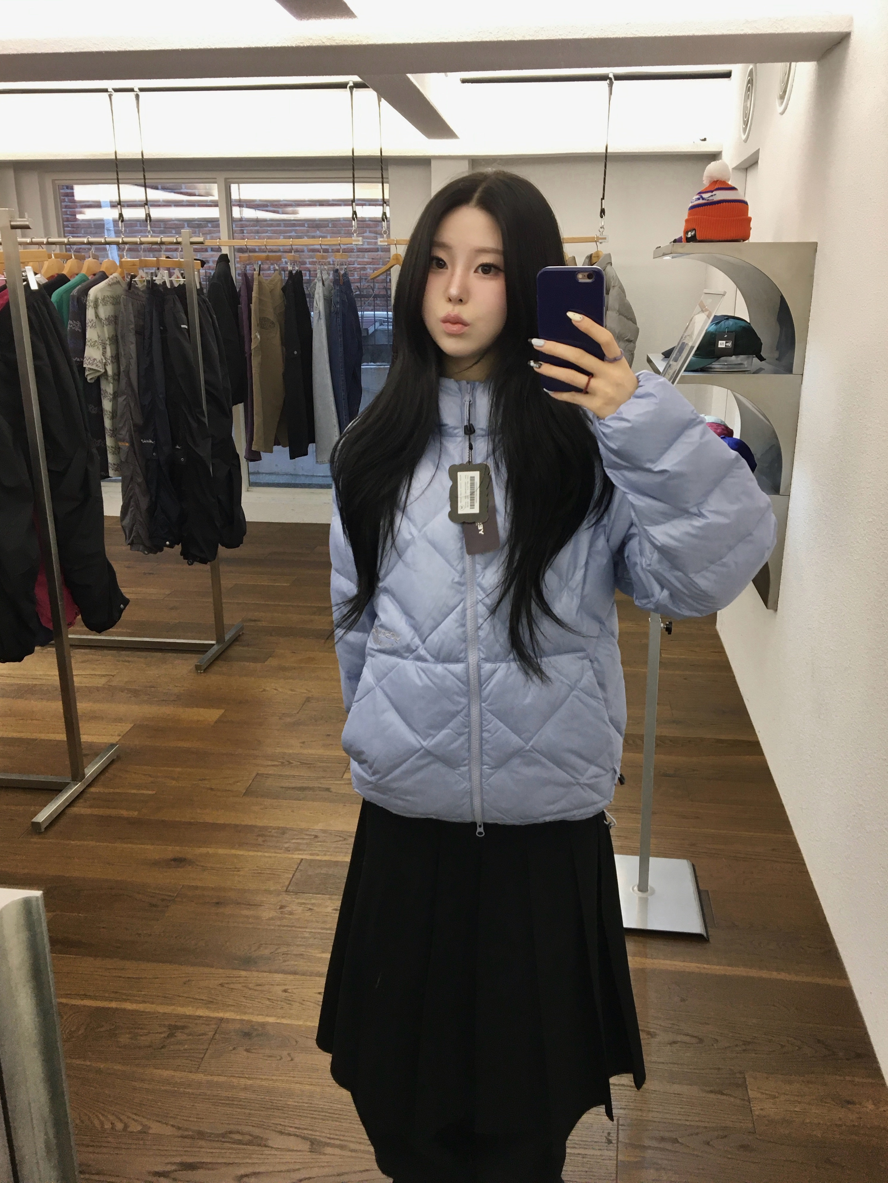YESEYESEE Wafer Goose Down Jacket Misty Blue 착용 스타일 - 1