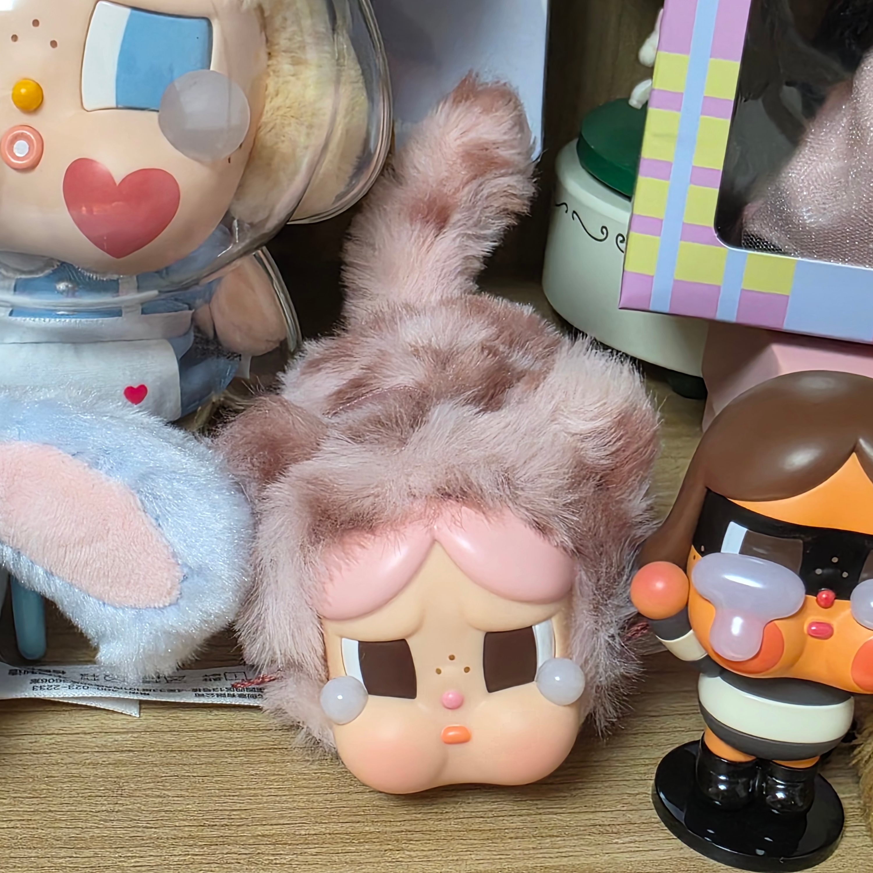 Pop Mart Crybaby Wild But Cutie Series Vinyl Plush Pendant Pink Cutie (Opened Case) 착용 스타일