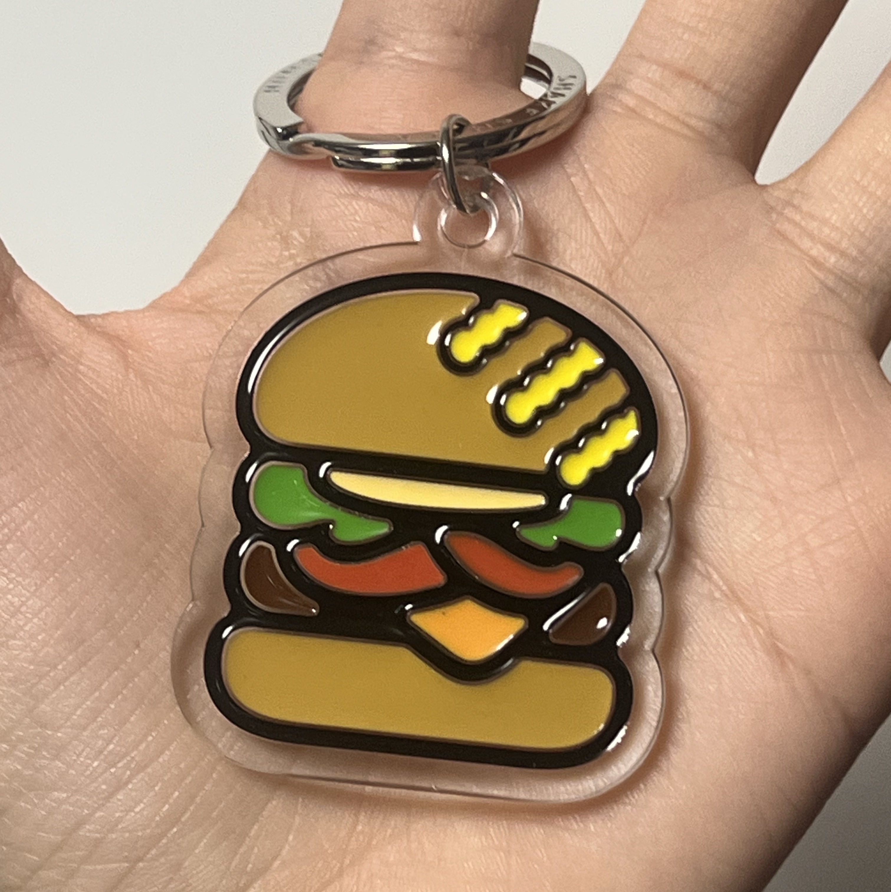 Human Made x Shake Shack Burger Keyring Beige 착용 스타일 - 1