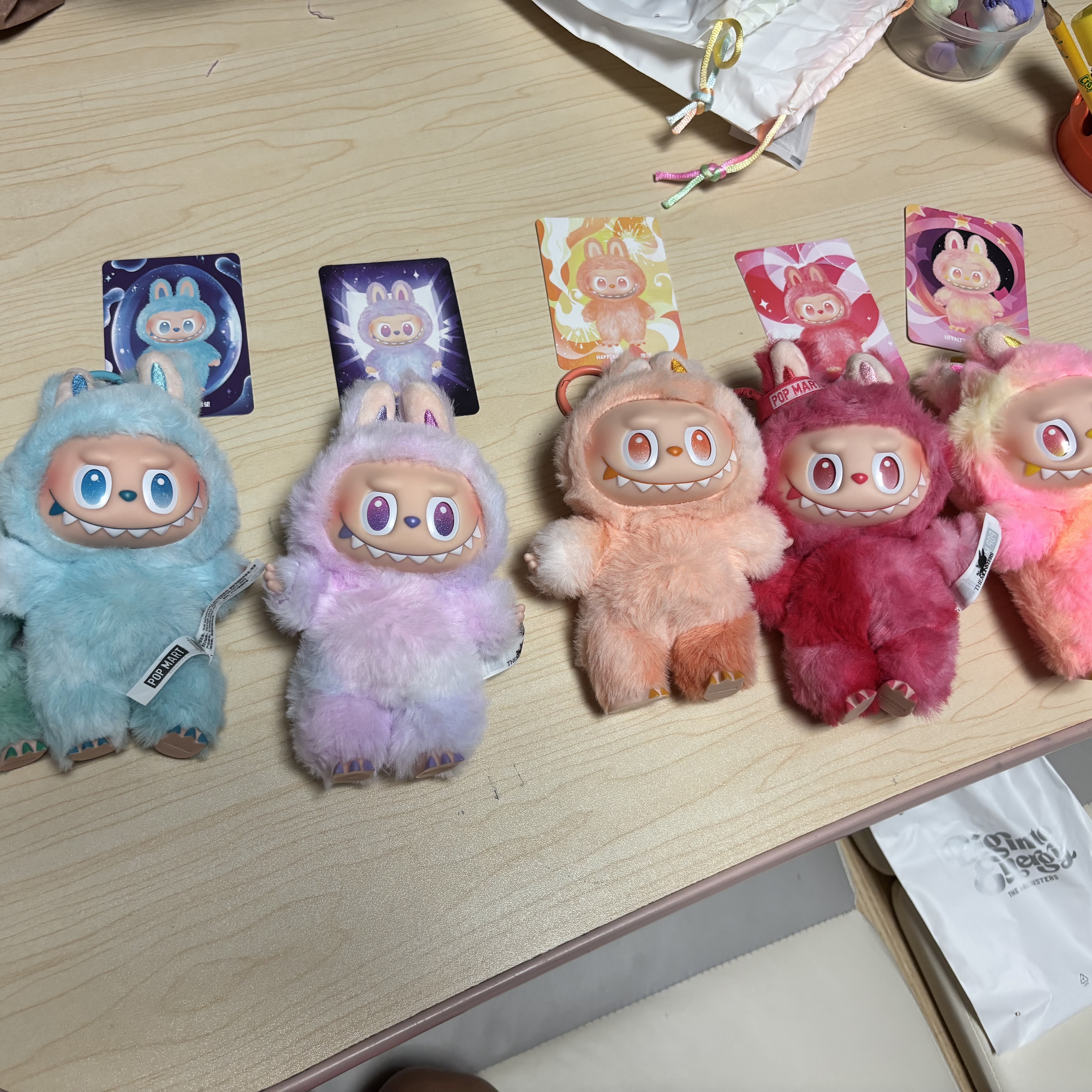 Pop Mart Labubu The Monsters Highlight Series Sealed Case (6 Blind Boxes) 착용 스타일 - 3