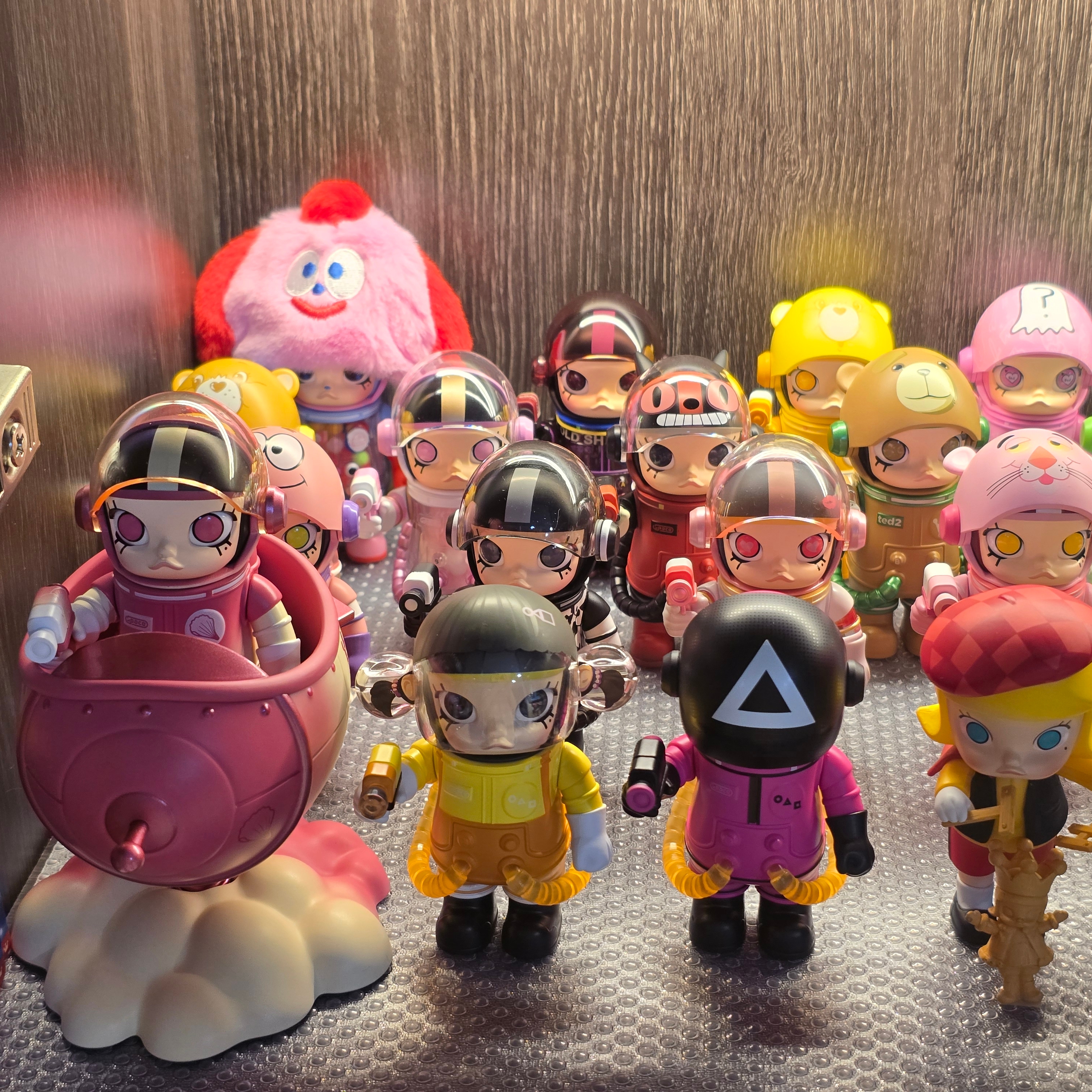 Pop Mart Mega Space Molly Blooming Series Mugunghwa 100%  - Korea Exclusive 착용 스타일 - 4