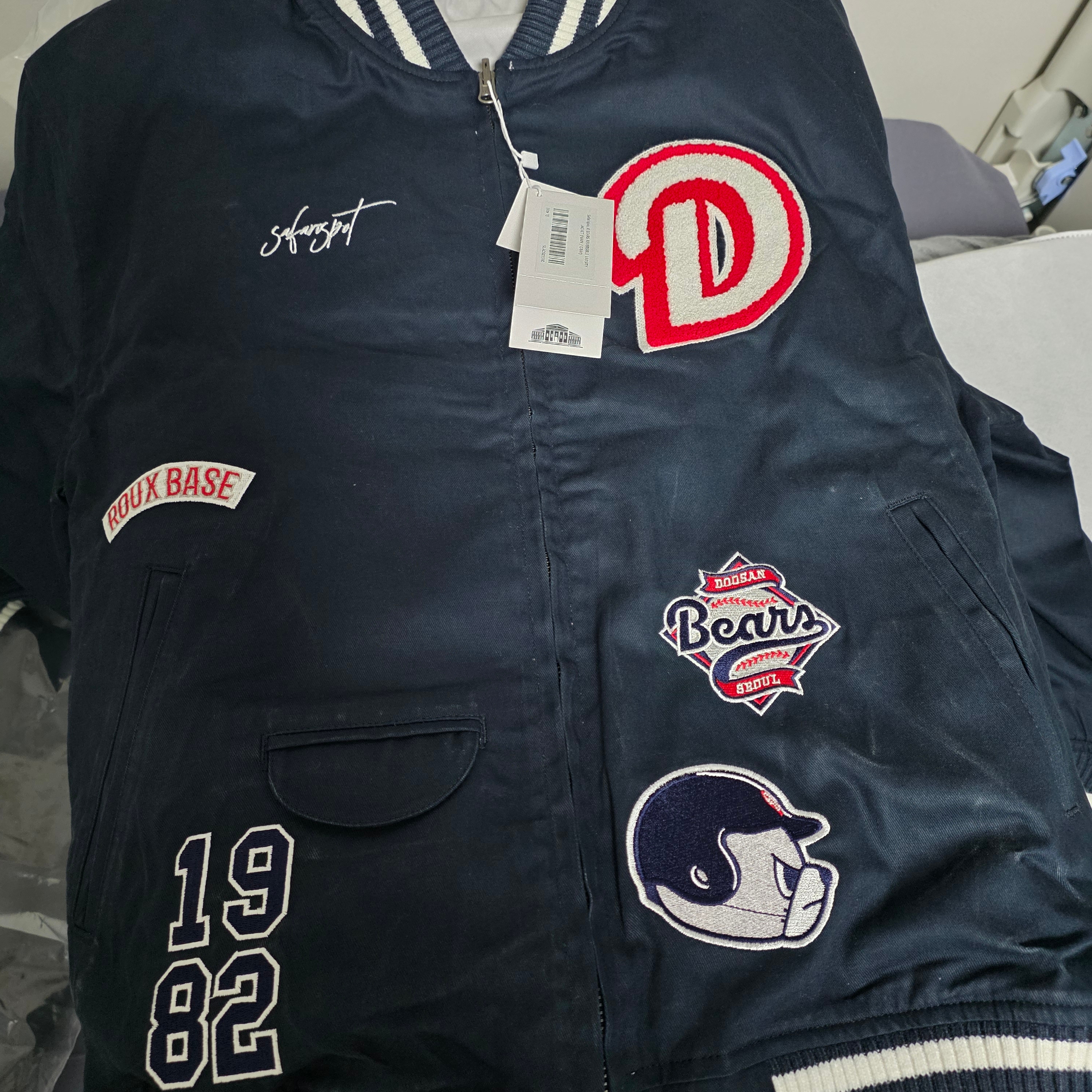 Safarispot X BEARS Reversible Varsity Jacket - Navy / Gray 착용 스타일 - 2